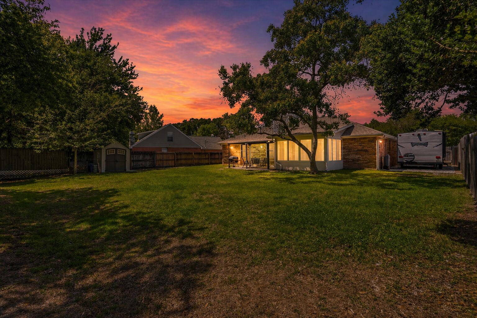 FOX DEN VILLAGES - Residential