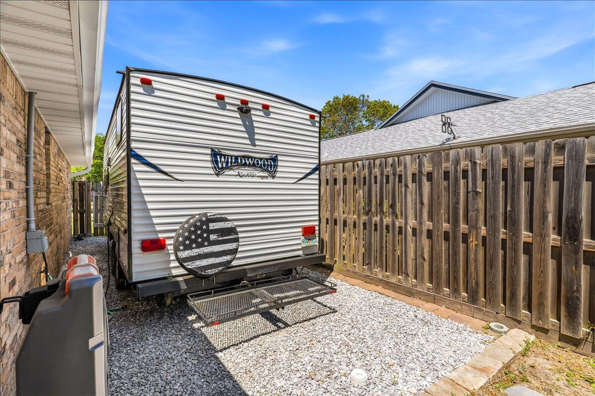 FOX DEN VILLAGES - Residential