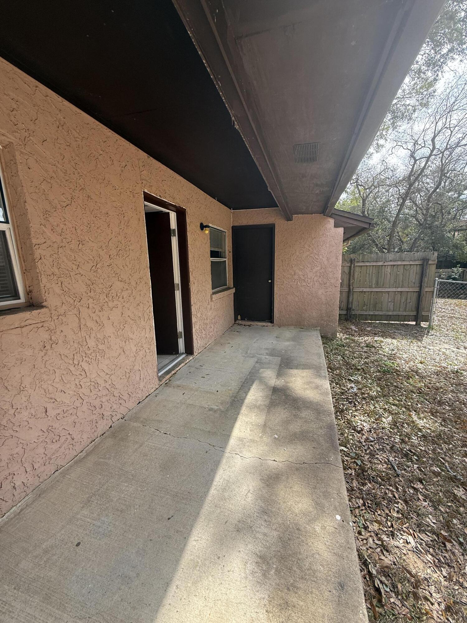 SUNSET STRIP - Residential Lease