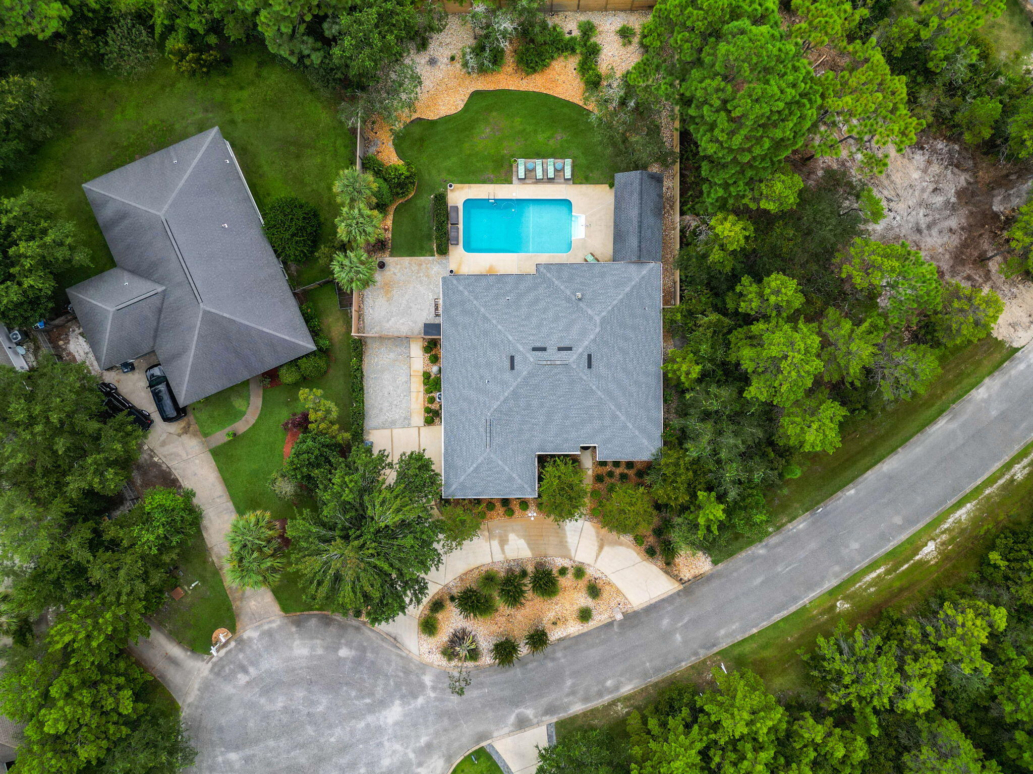 PELICAN BAY - Residential