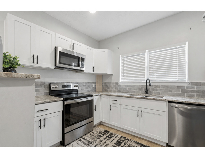 BRANDON OAKS 2ND ADD - Residential