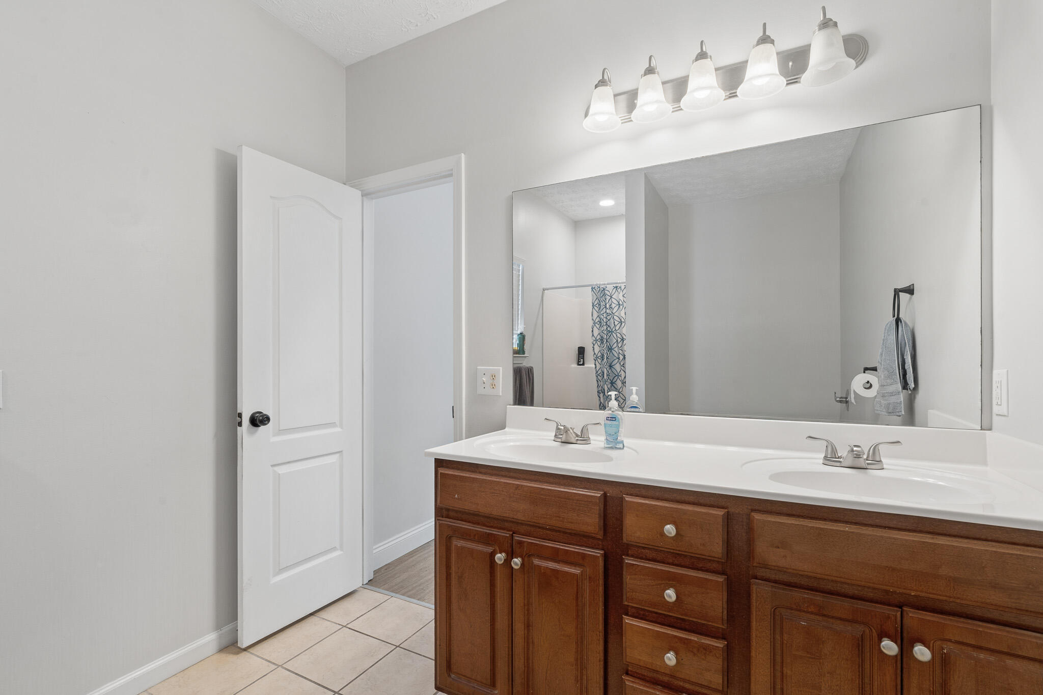 BRANDON OAKS 2ND ADD - Residential