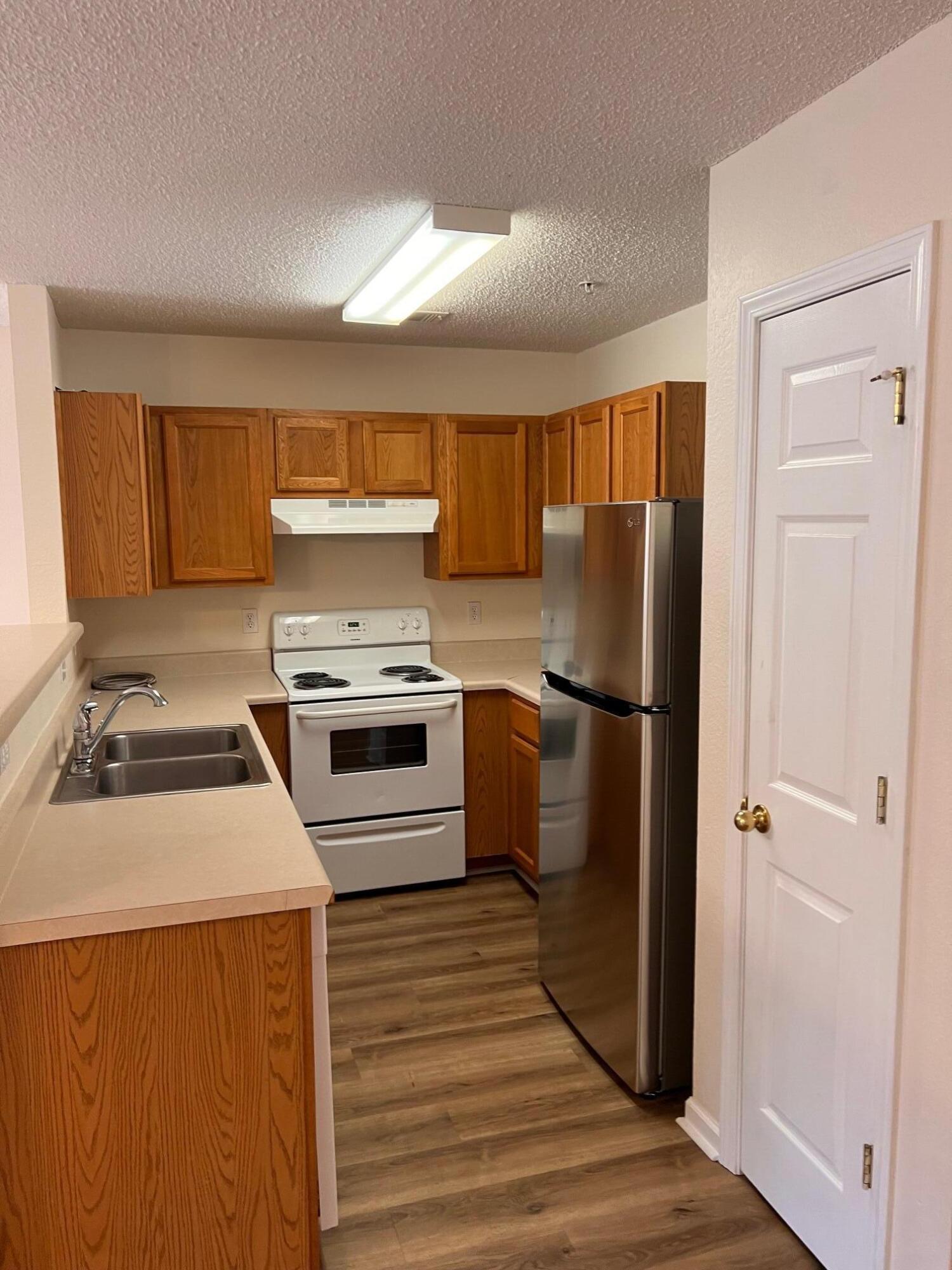 ROLLING PINES - Residential Lease