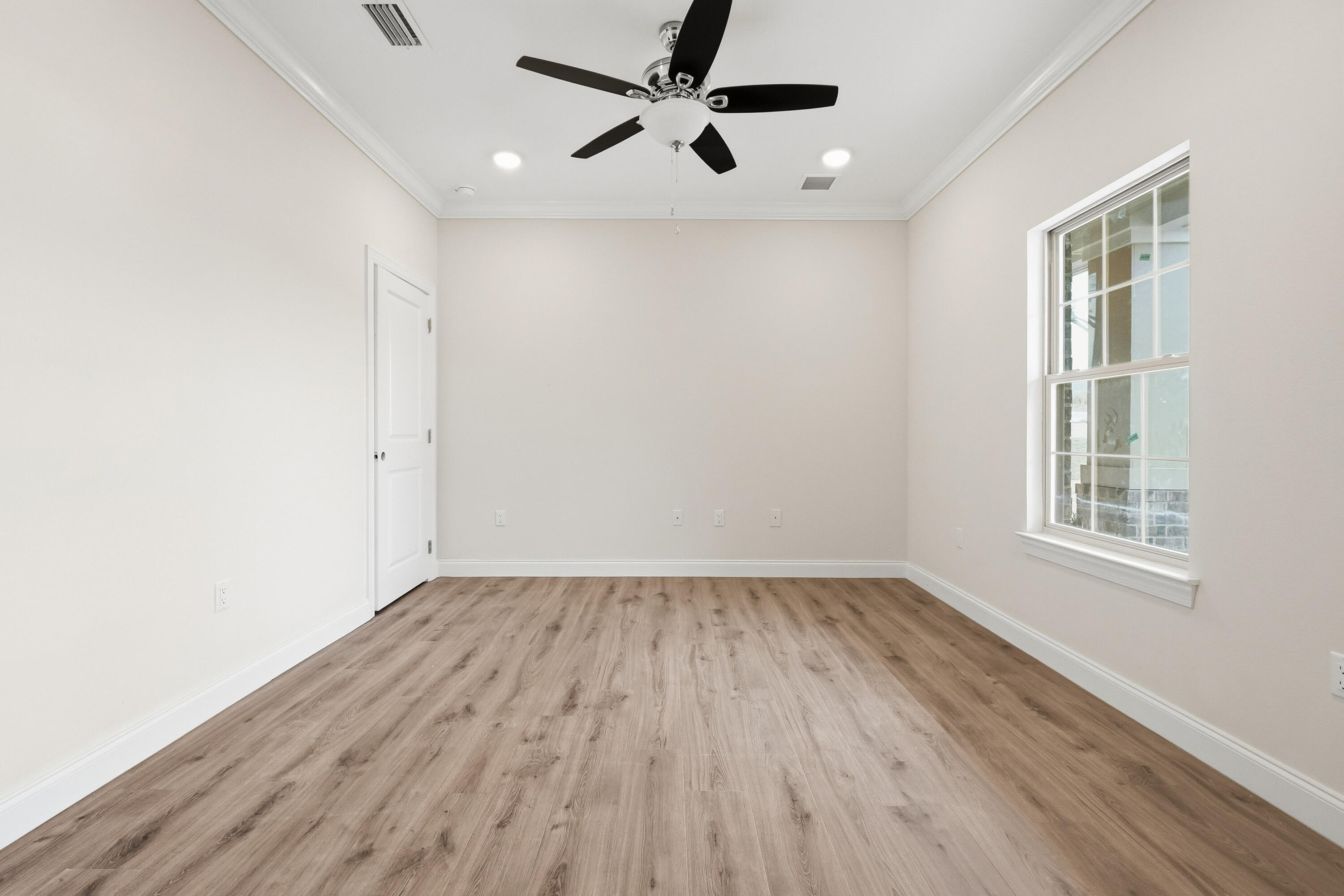 VALPARAISO PLAT #7 LOT 2 BLK 30 - Residential