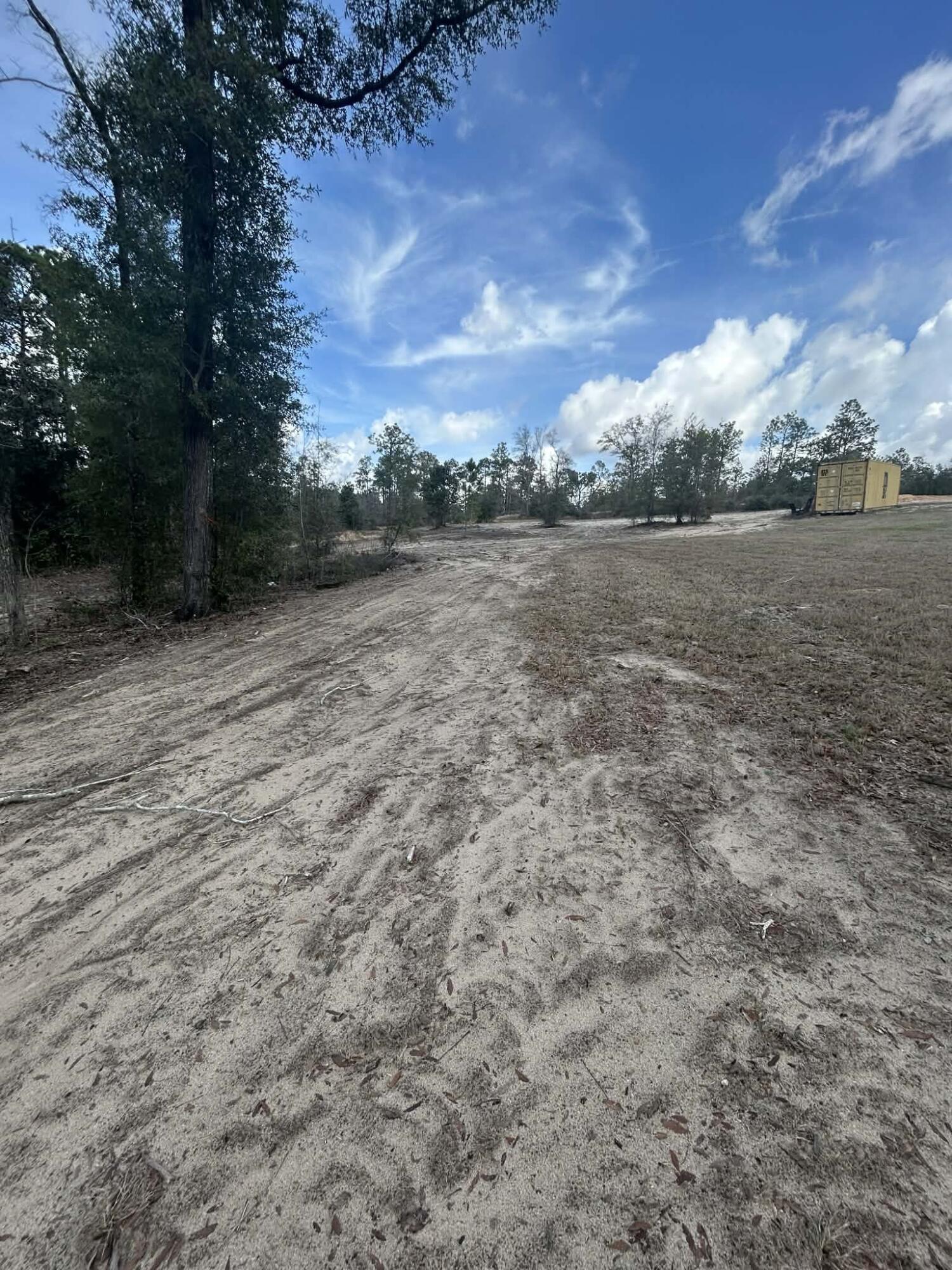 METES & BOUNDS - Land