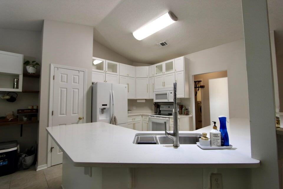 HOLLEY BY THE SEA - Residential