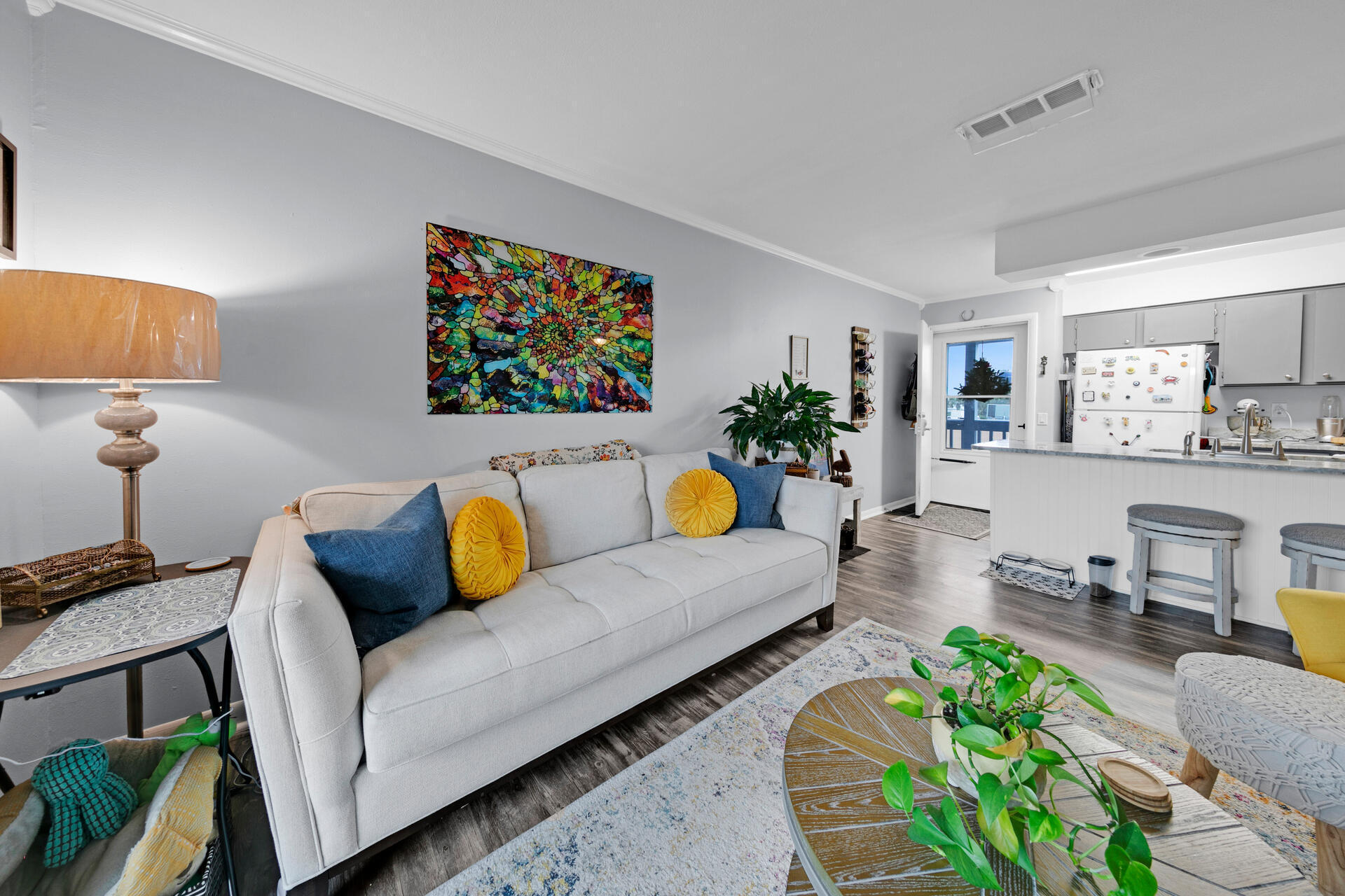 LAKEVIEW CONDO - Residential