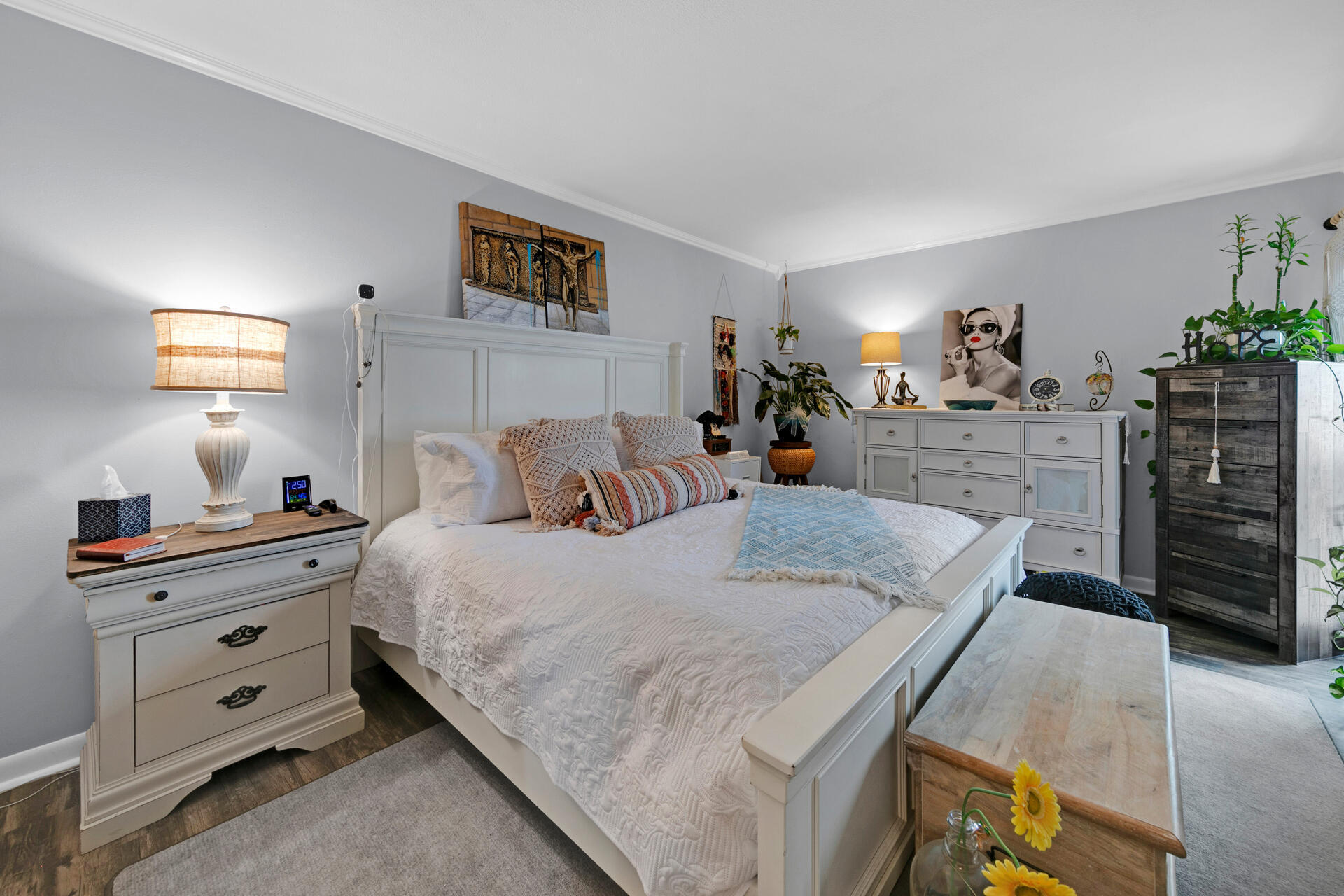 LAKEVIEW CONDO - Residential