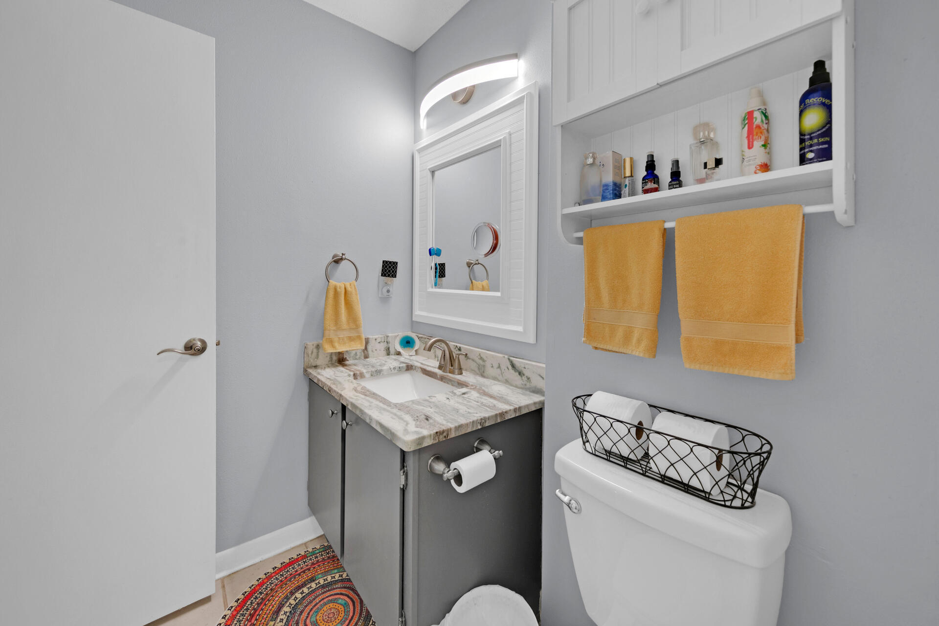 LAKEVIEW CONDO - Residential