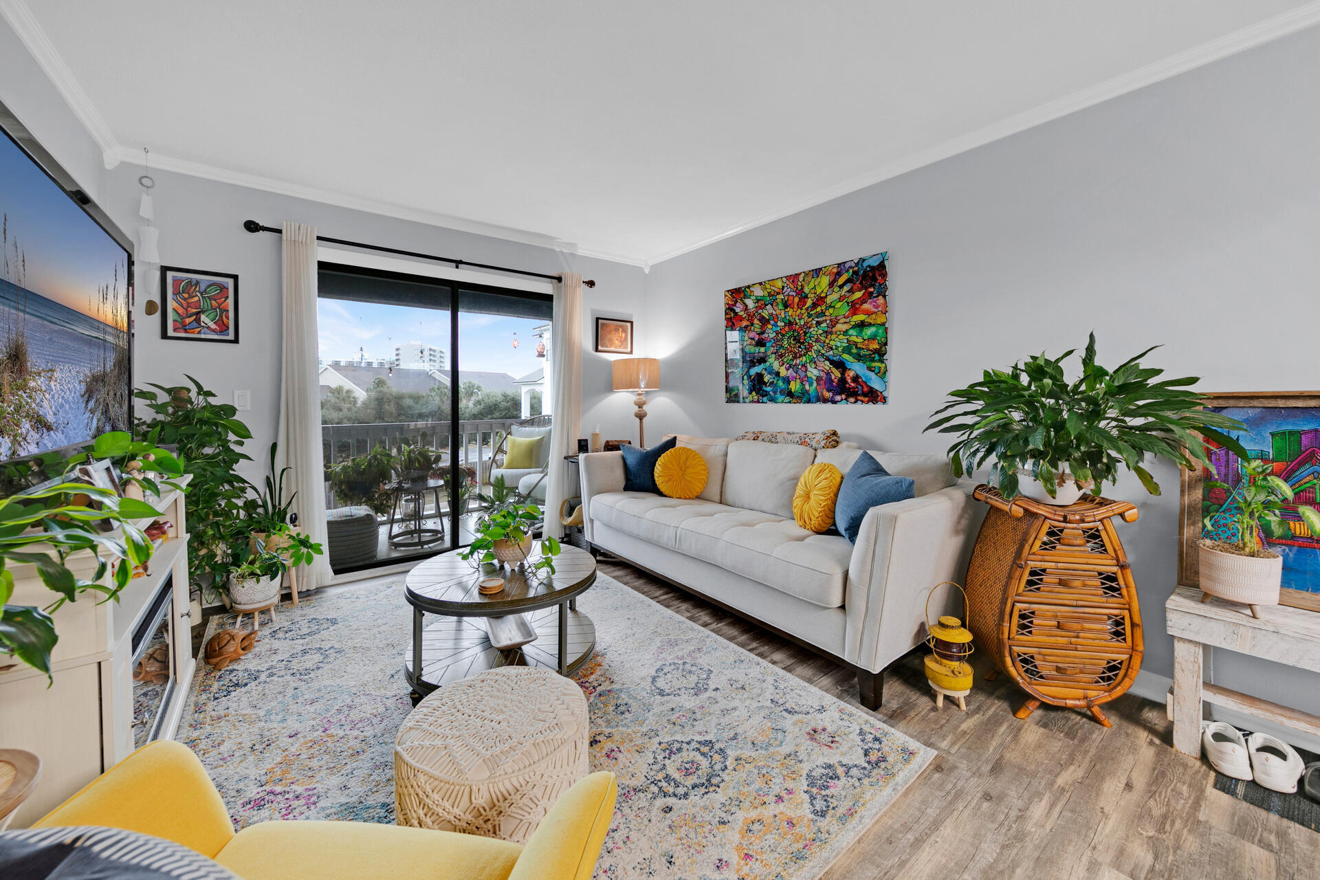 LAKEVIEW CONDO - Residential