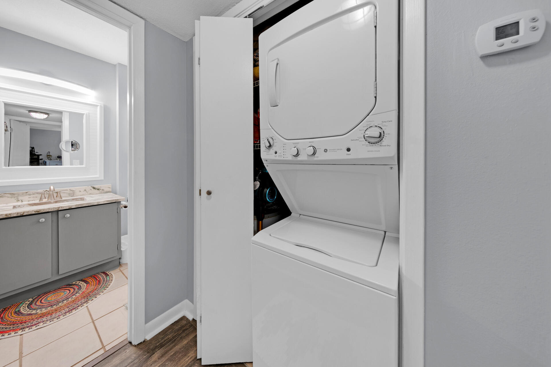 LAKEVIEW CONDO - Residential