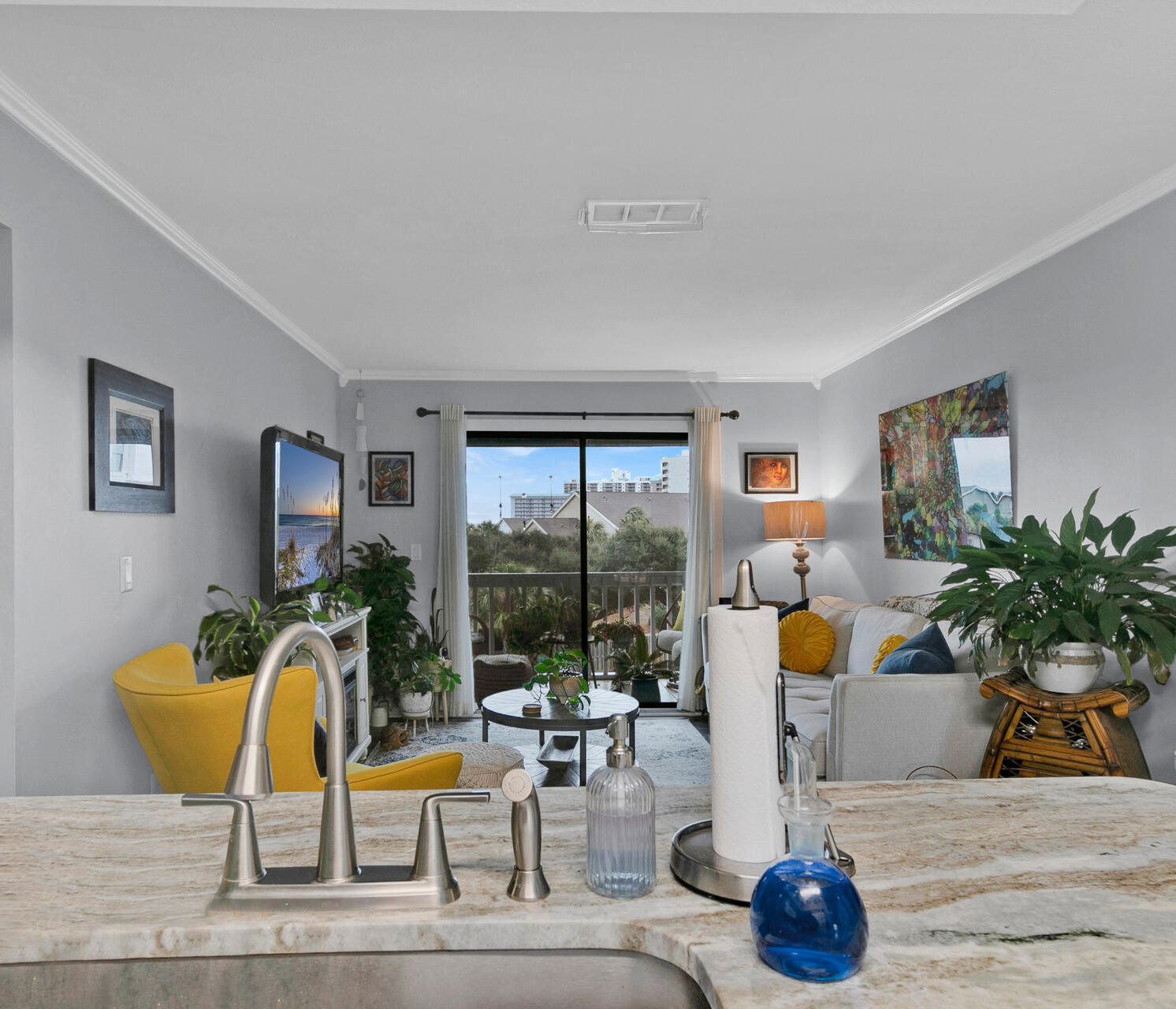 LAKEVIEW CONDO - Residential