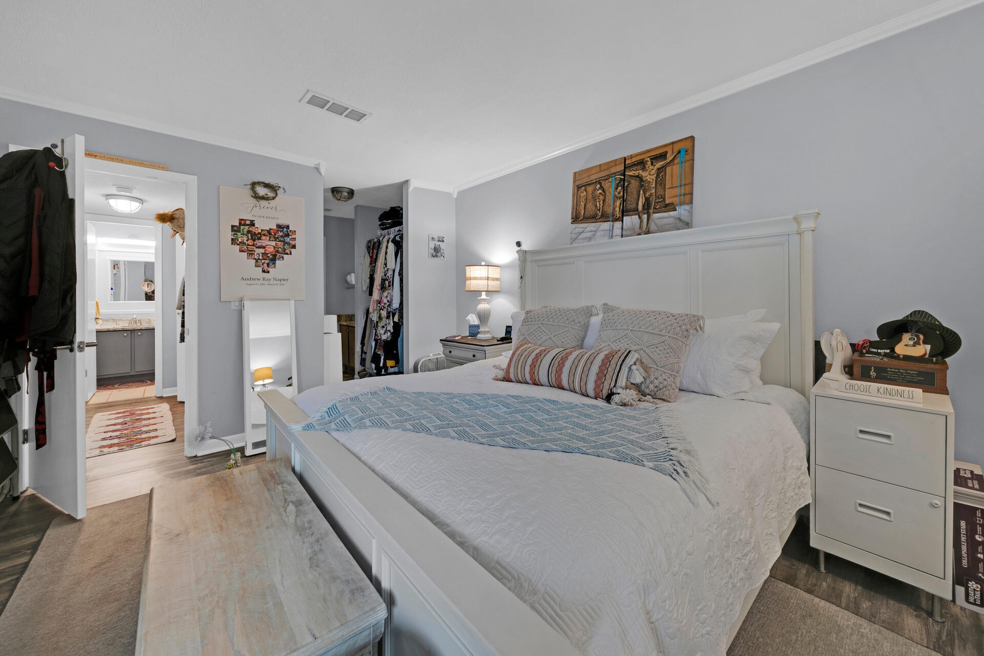 LAKEVIEW CONDO - Residential