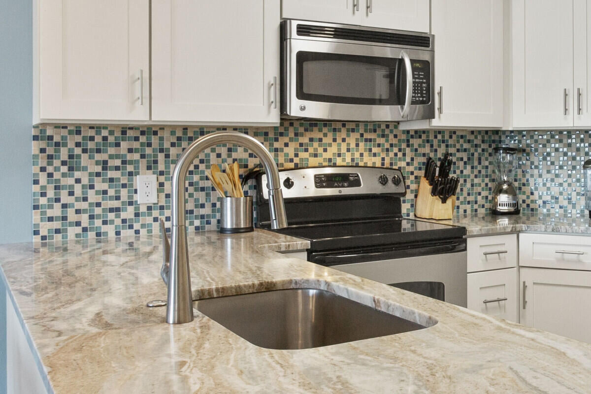 MARAVILLA CONDO 3 - Residential