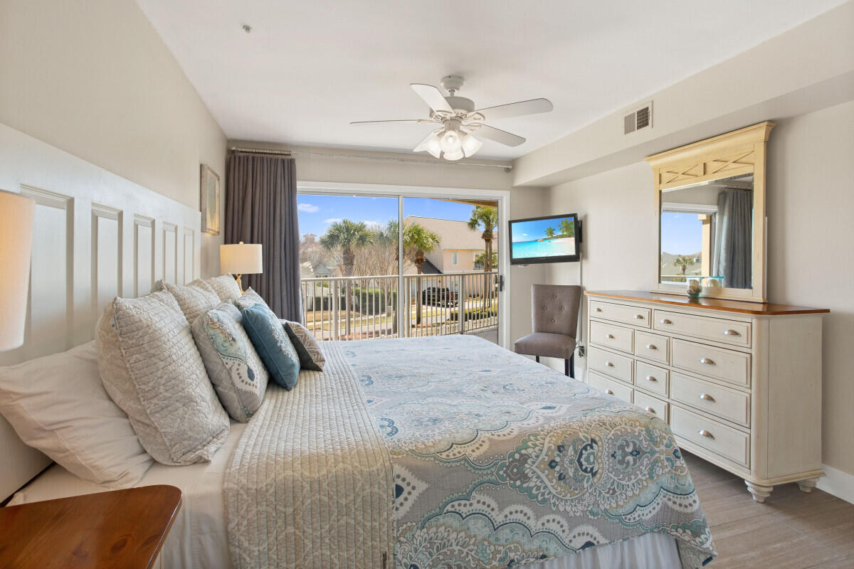 MARAVILLA CONDO 3 - Residential