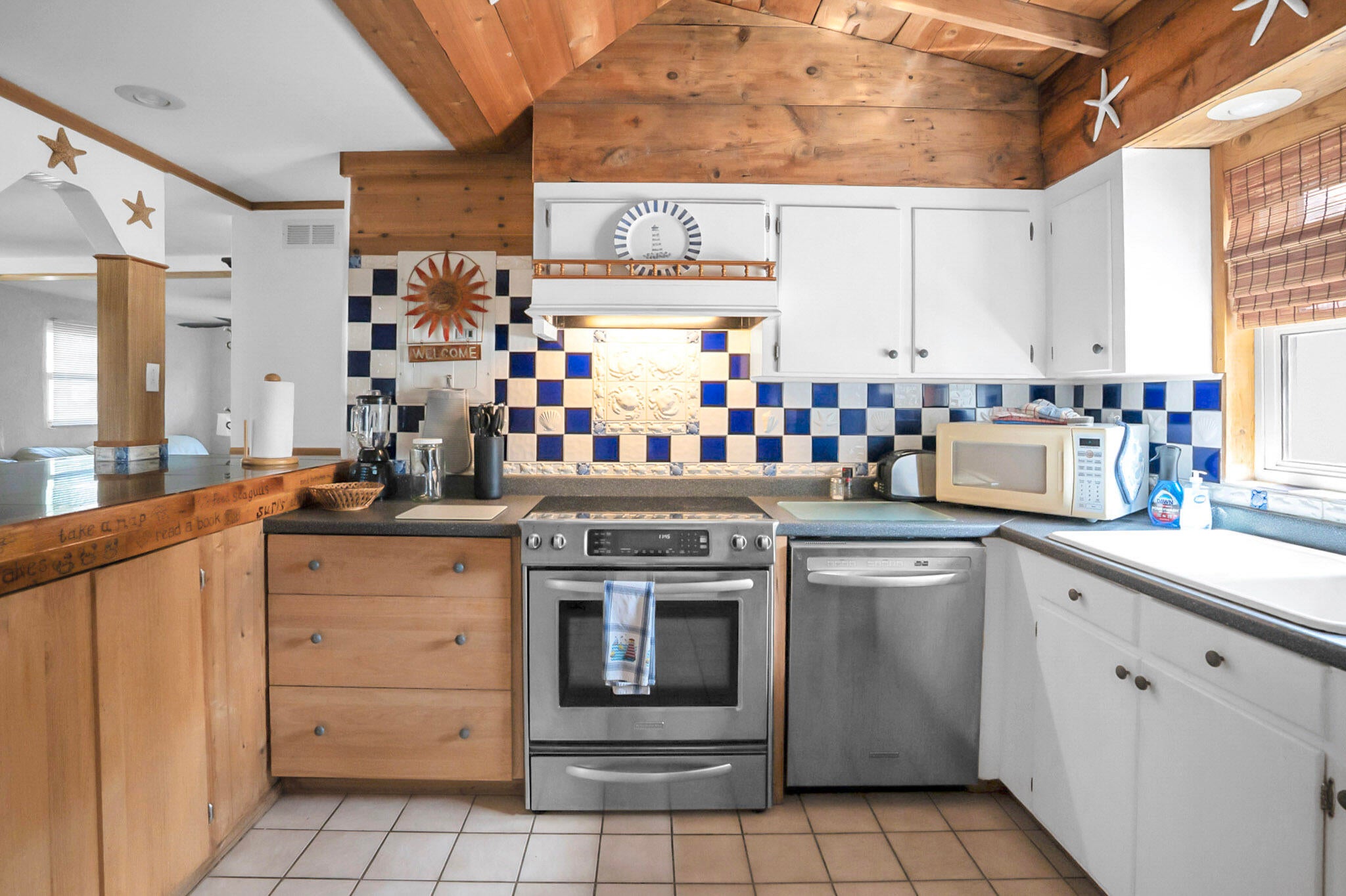 118 E Lakeshore Drive