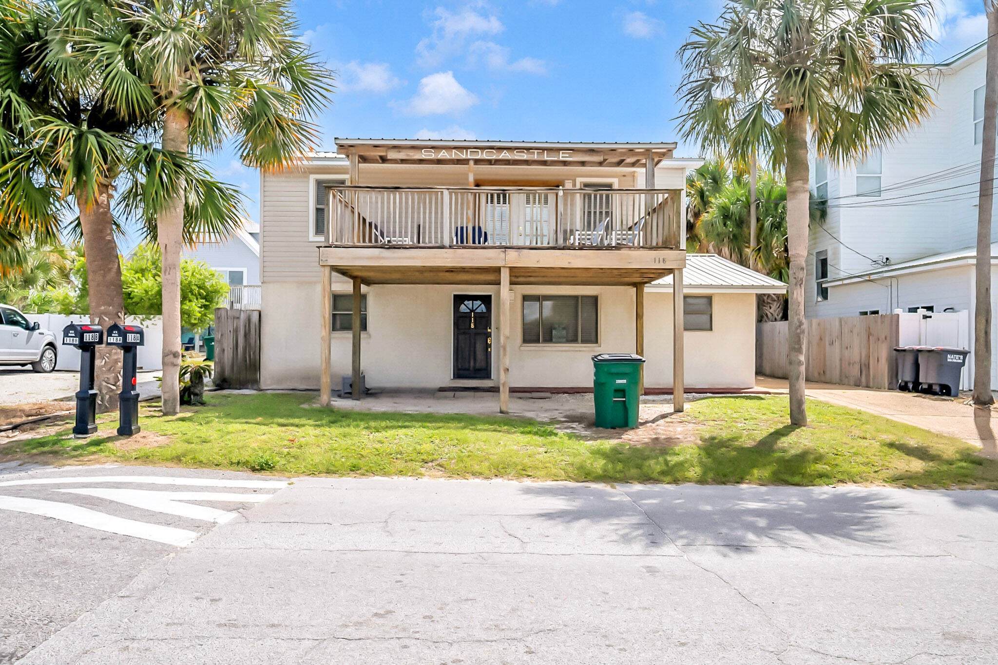 118 E Lakeshore Drive