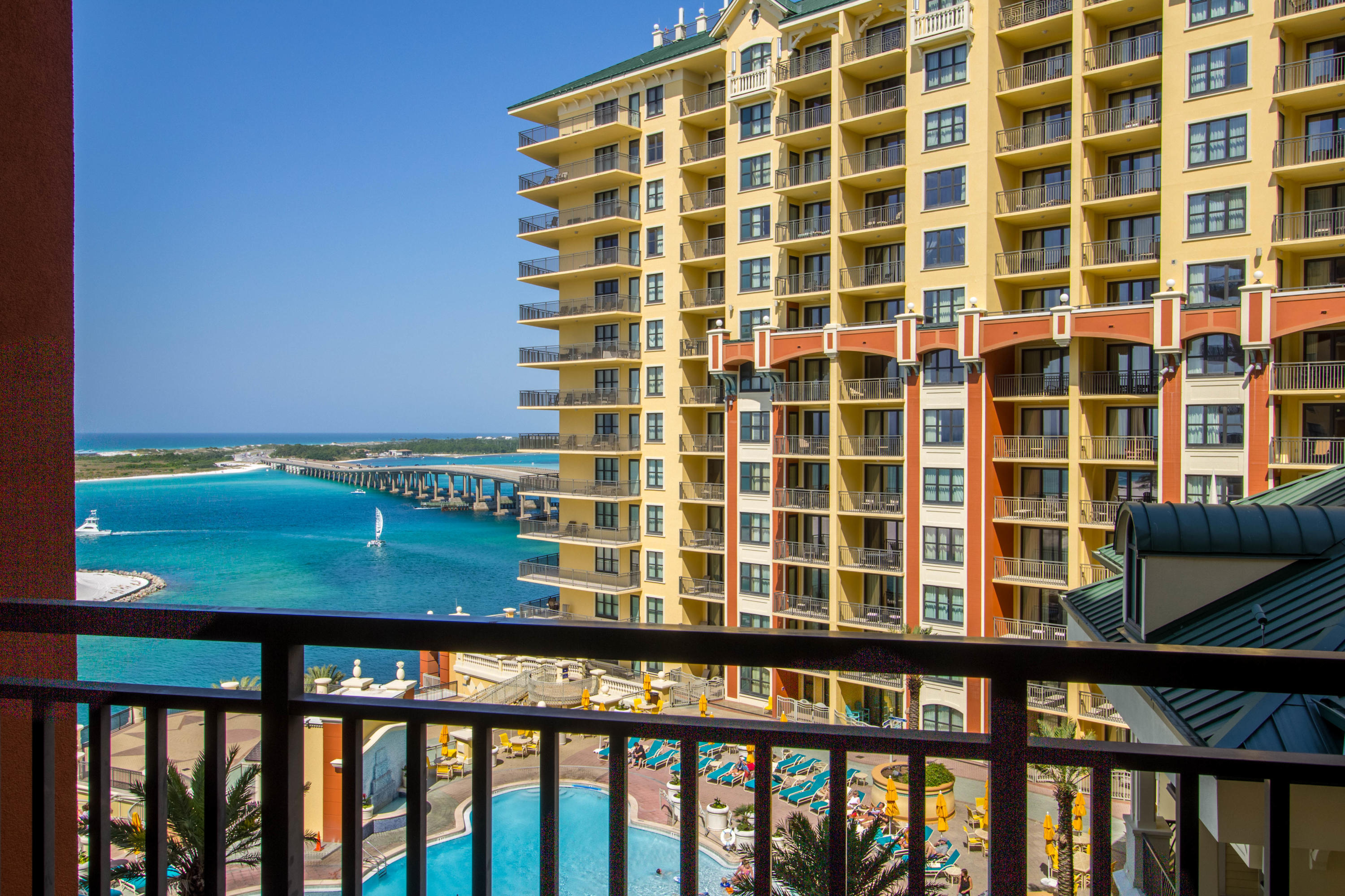 EMERALD GRANDE - Residential