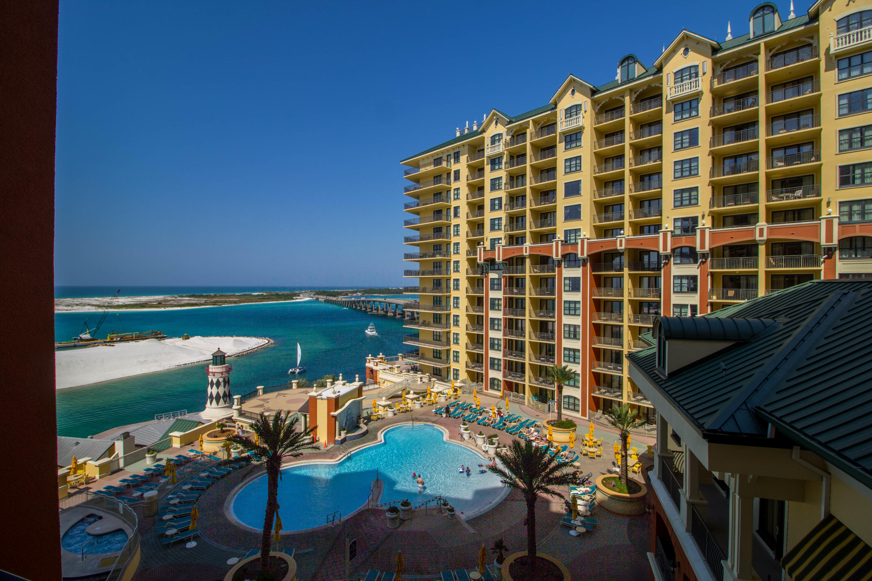 EMERALD GRANDE - Residential