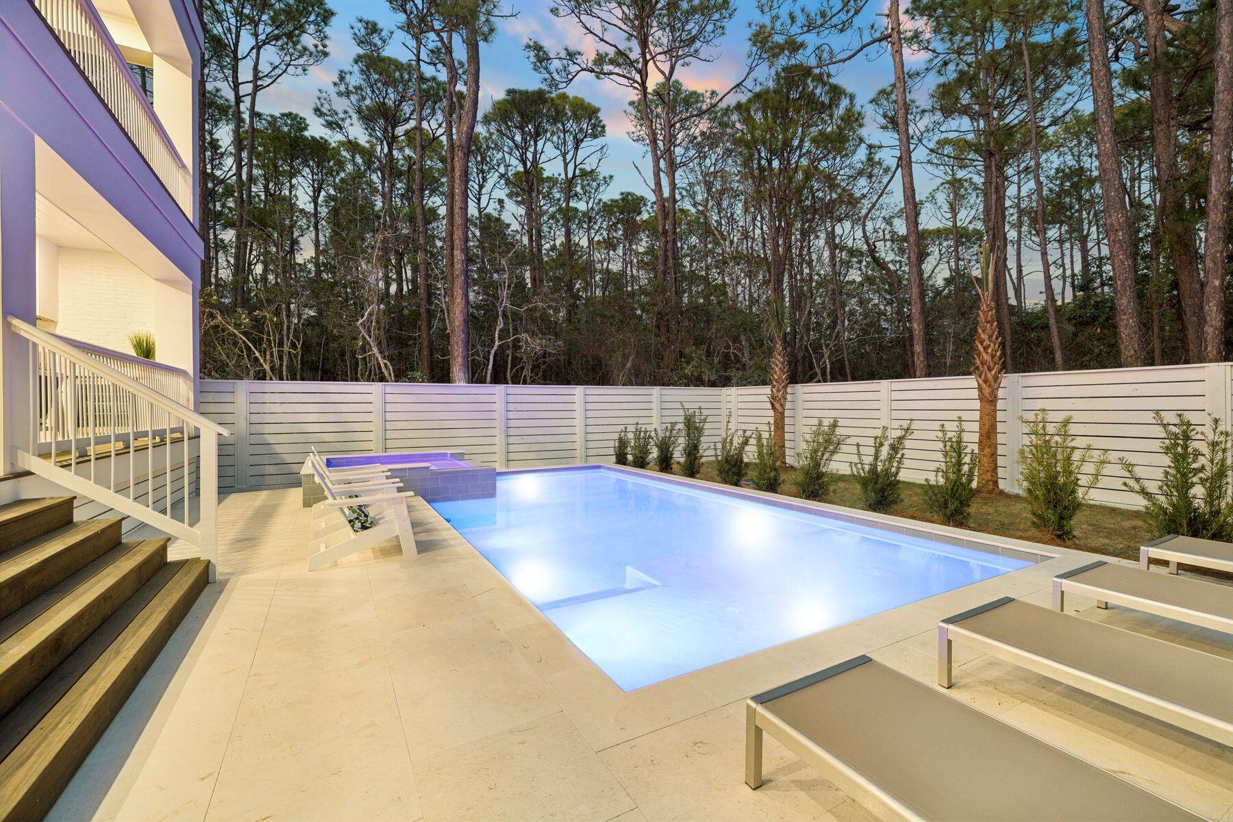 GULF SHORE MANOR - Residential