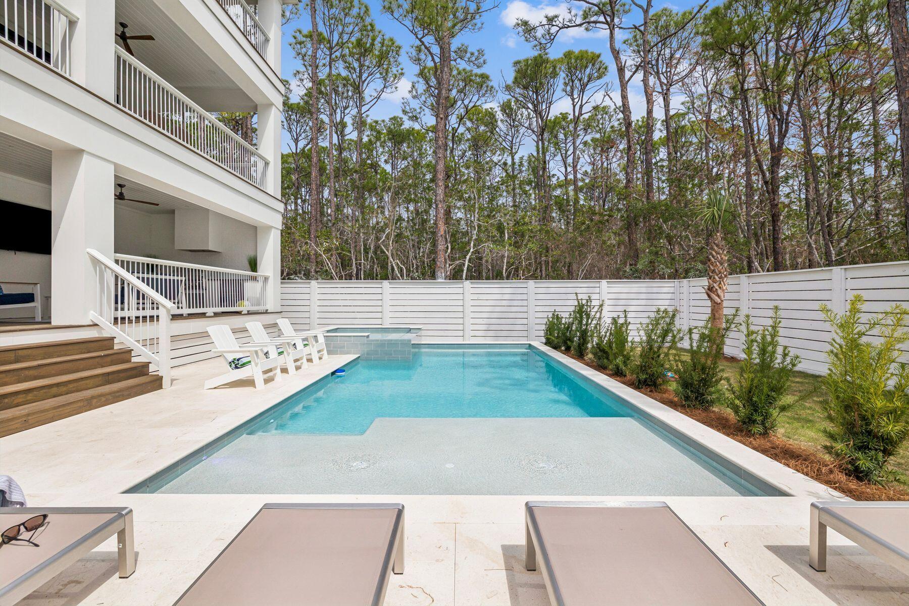 GULF SHORE MANOR - Residential