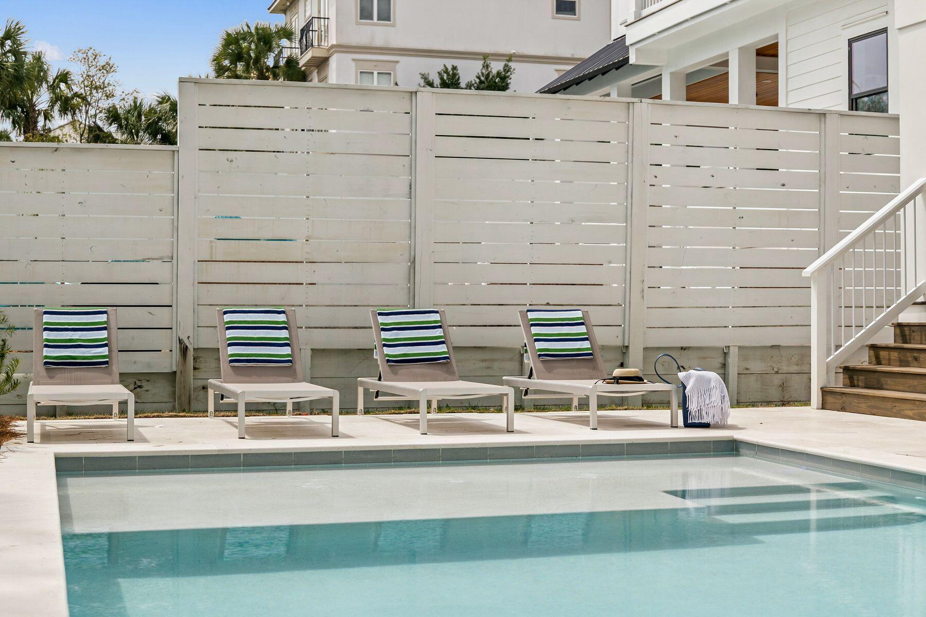 GULF SHORE MANOR - Residential