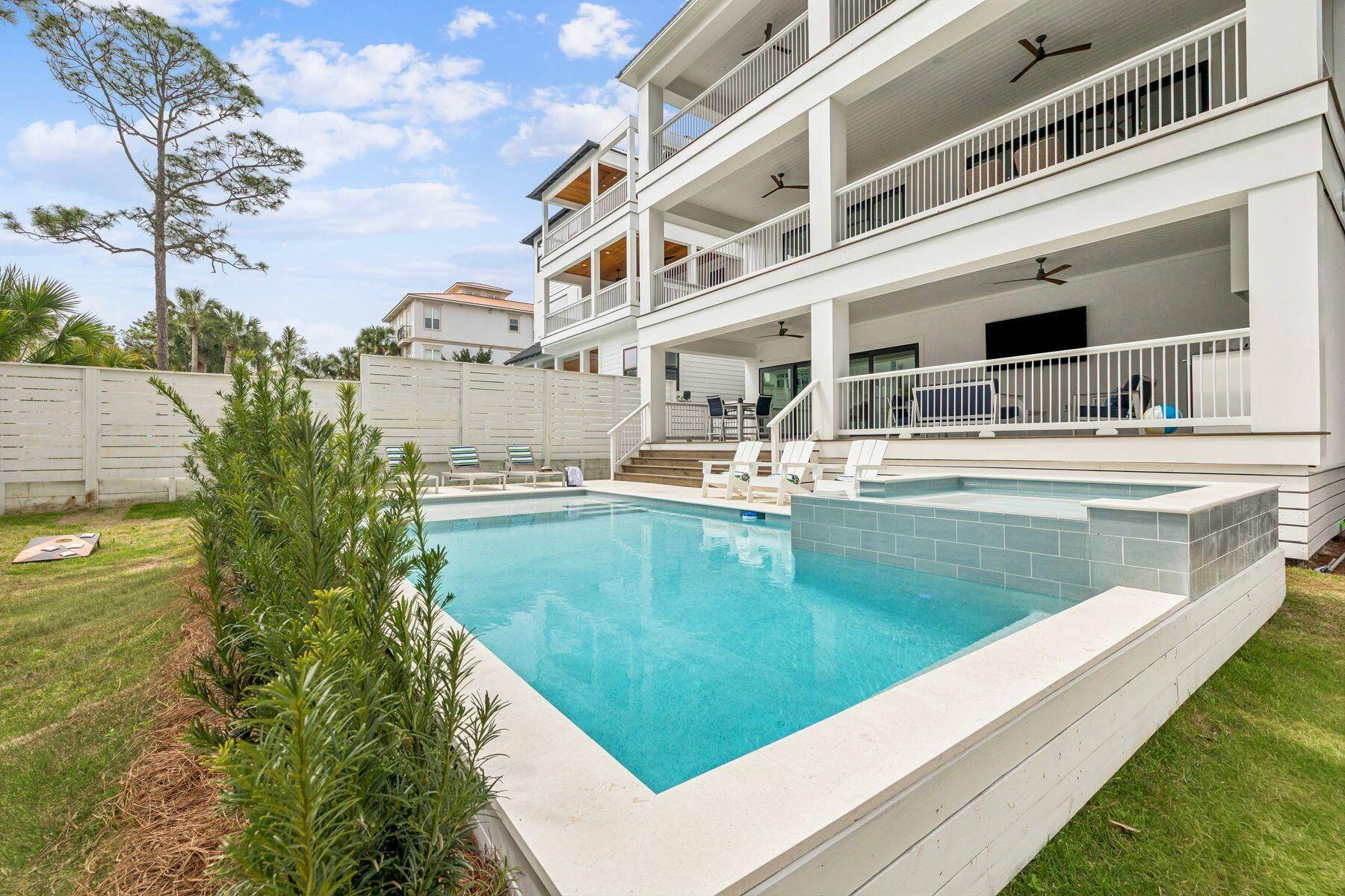 GULF SHORE MANOR - Residential