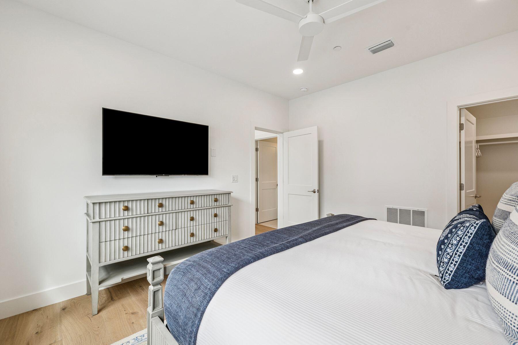 GULF SHORE MANOR - Residential