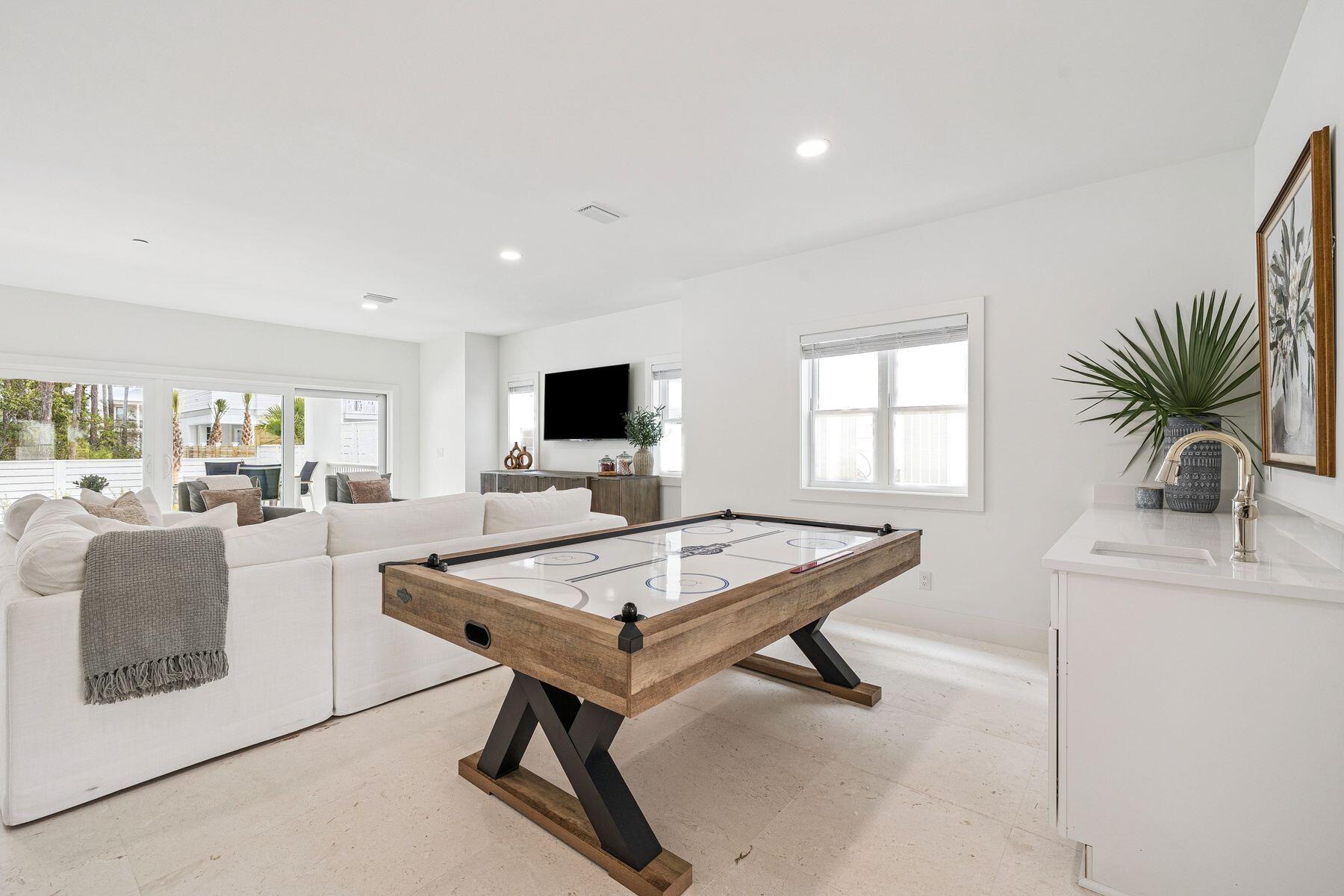 GULF SHORE MANOR - Residential