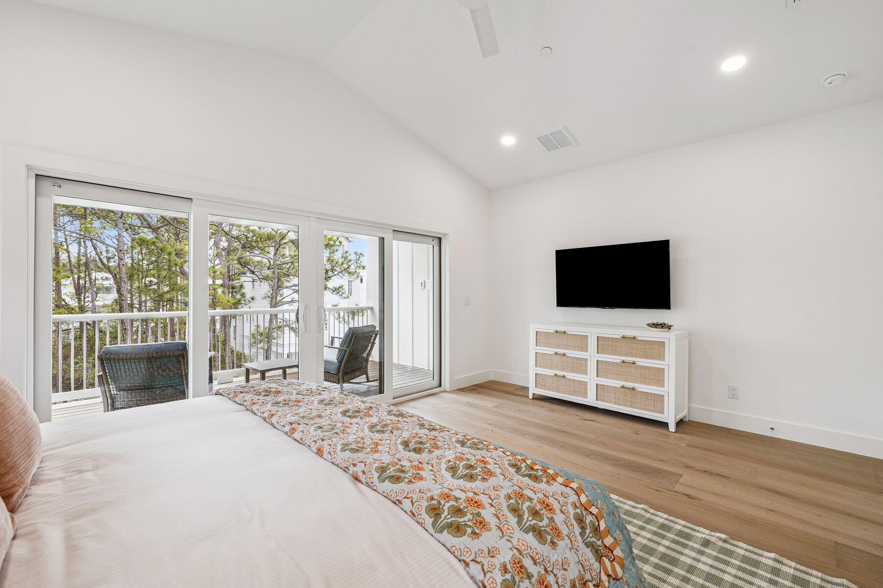 GULF SHORE MANOR - Residential