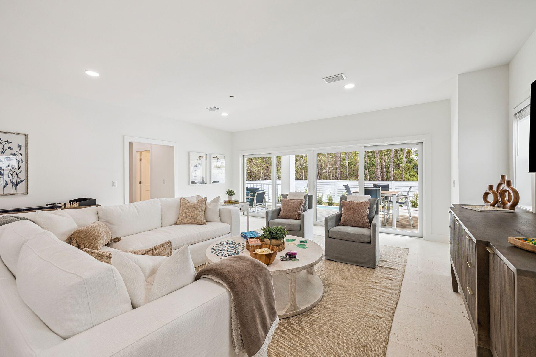 GULF SHORE MANOR - Residential