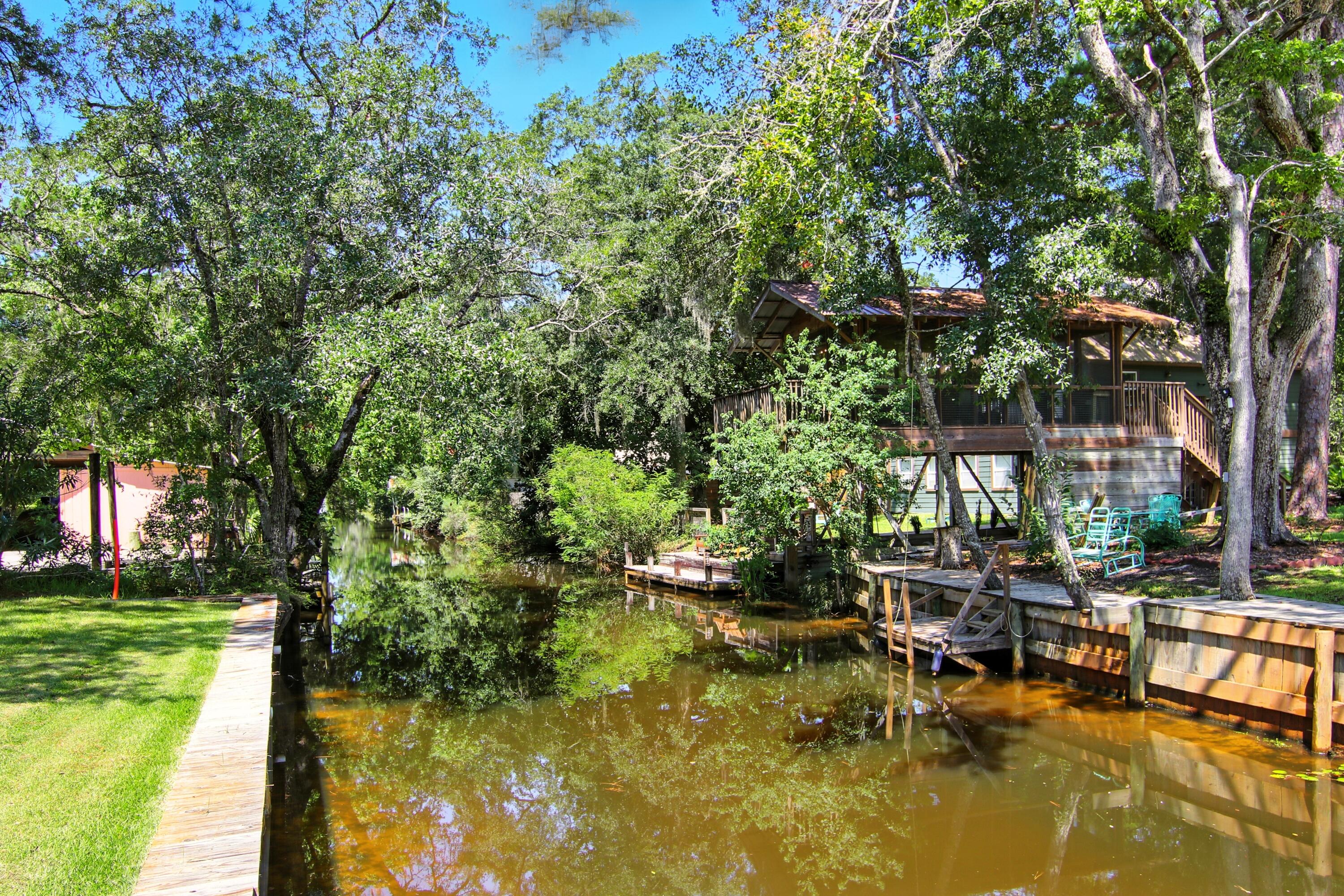 TWIN OAKS 1ST ADDN - Residential