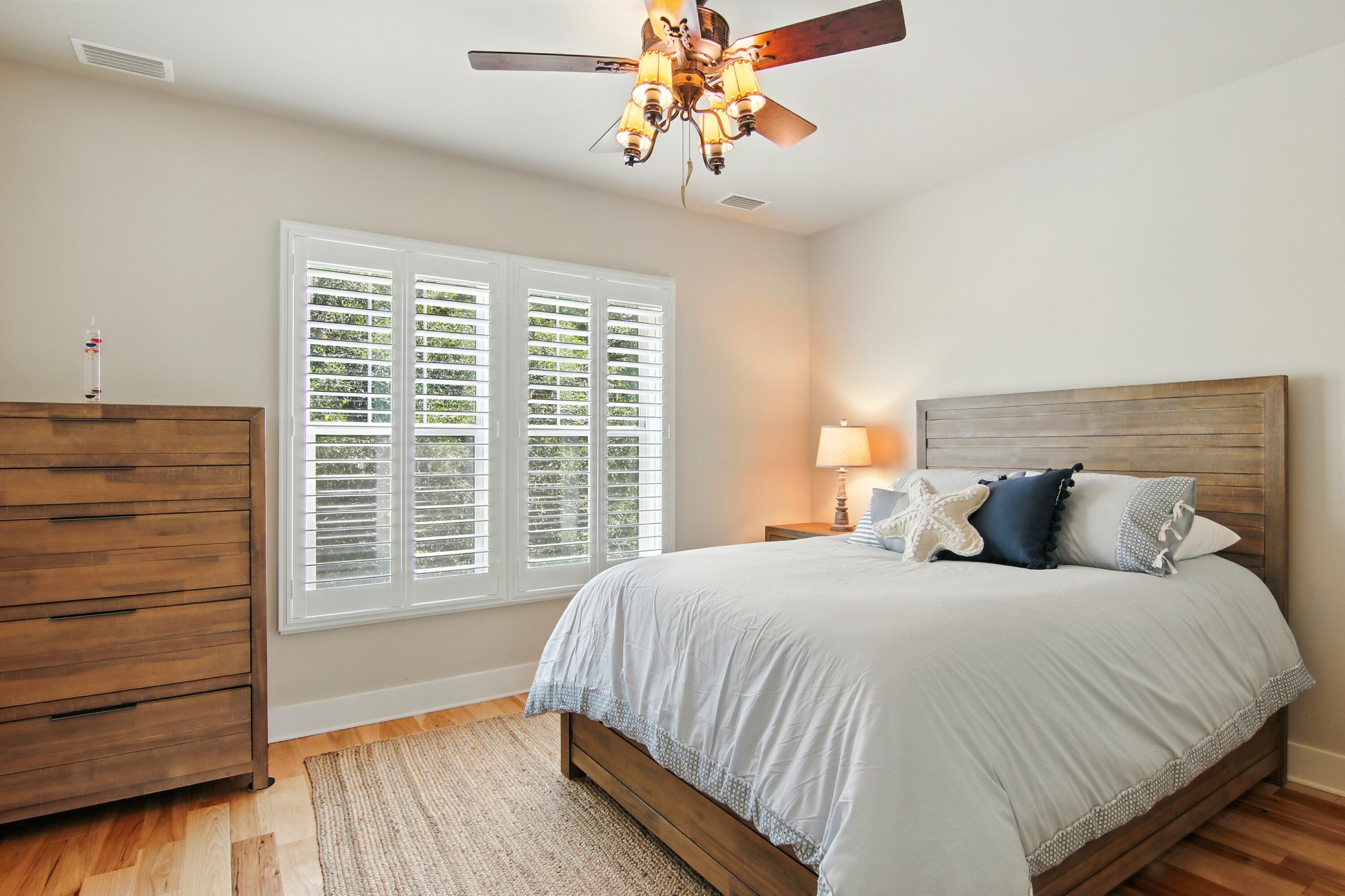 TWIN OAKS 1ST ADDN - Residential