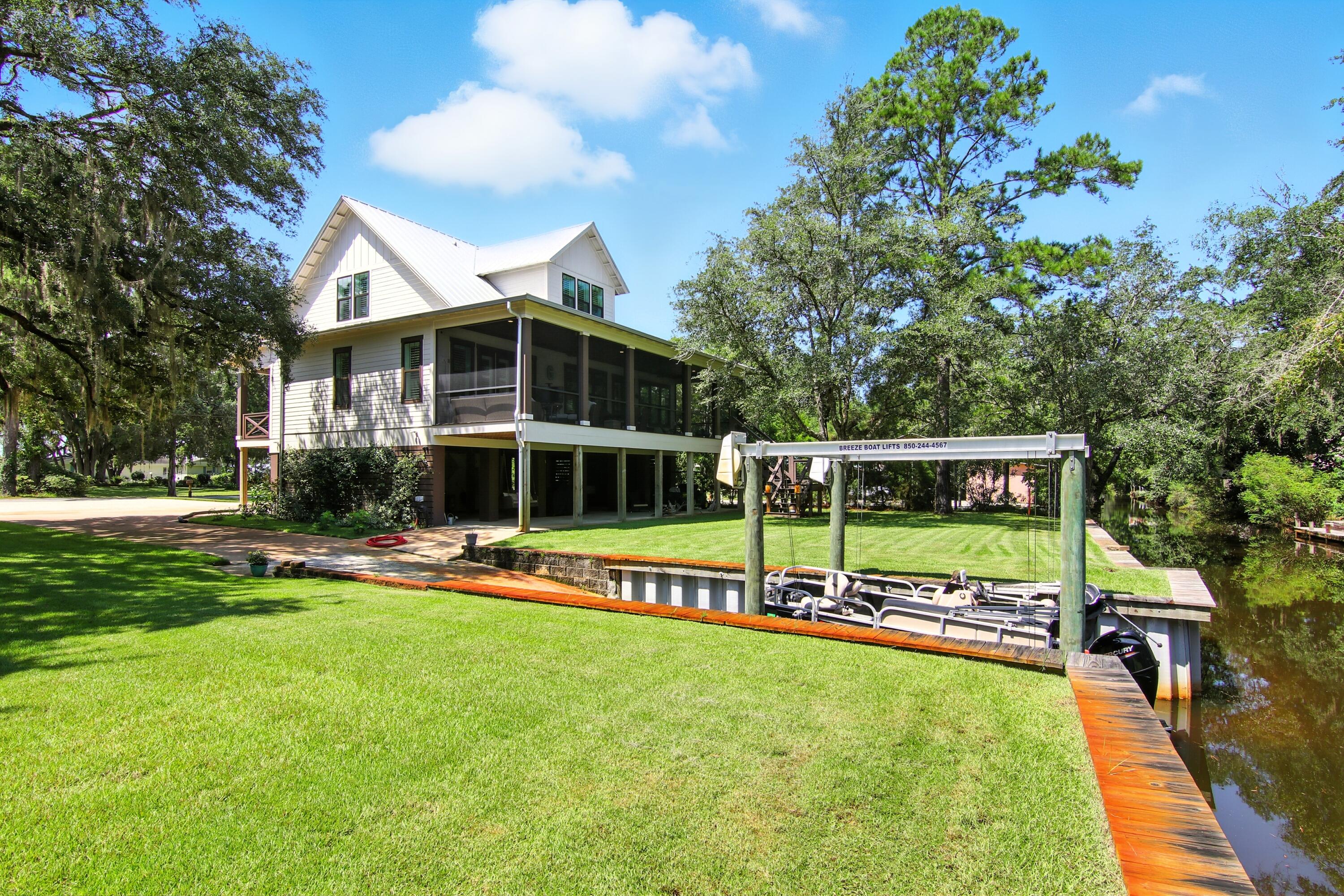 TWIN OAKS 1ST ADDN - Residential