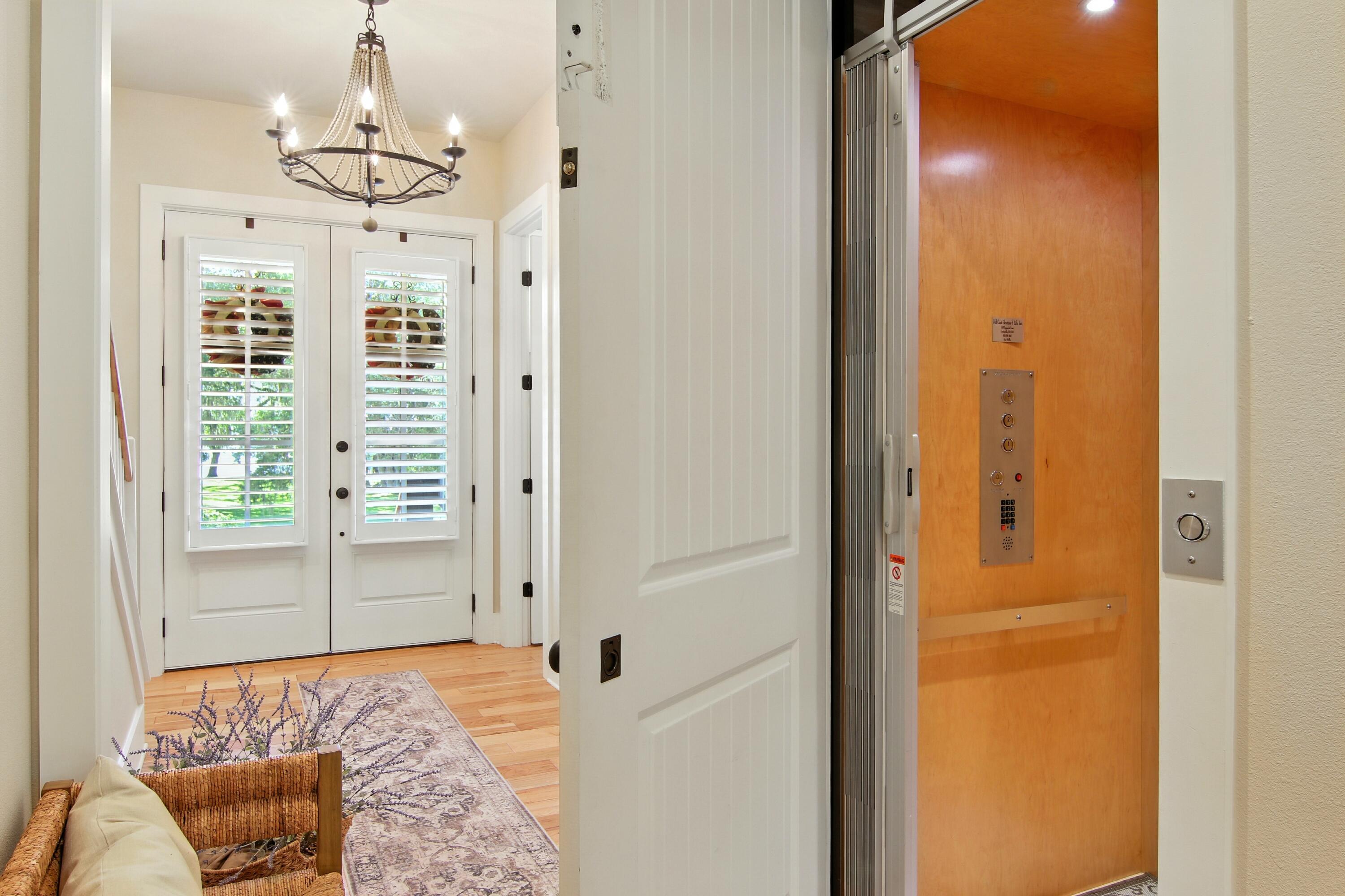 TWIN OAKS 1ST ADDN - Residential