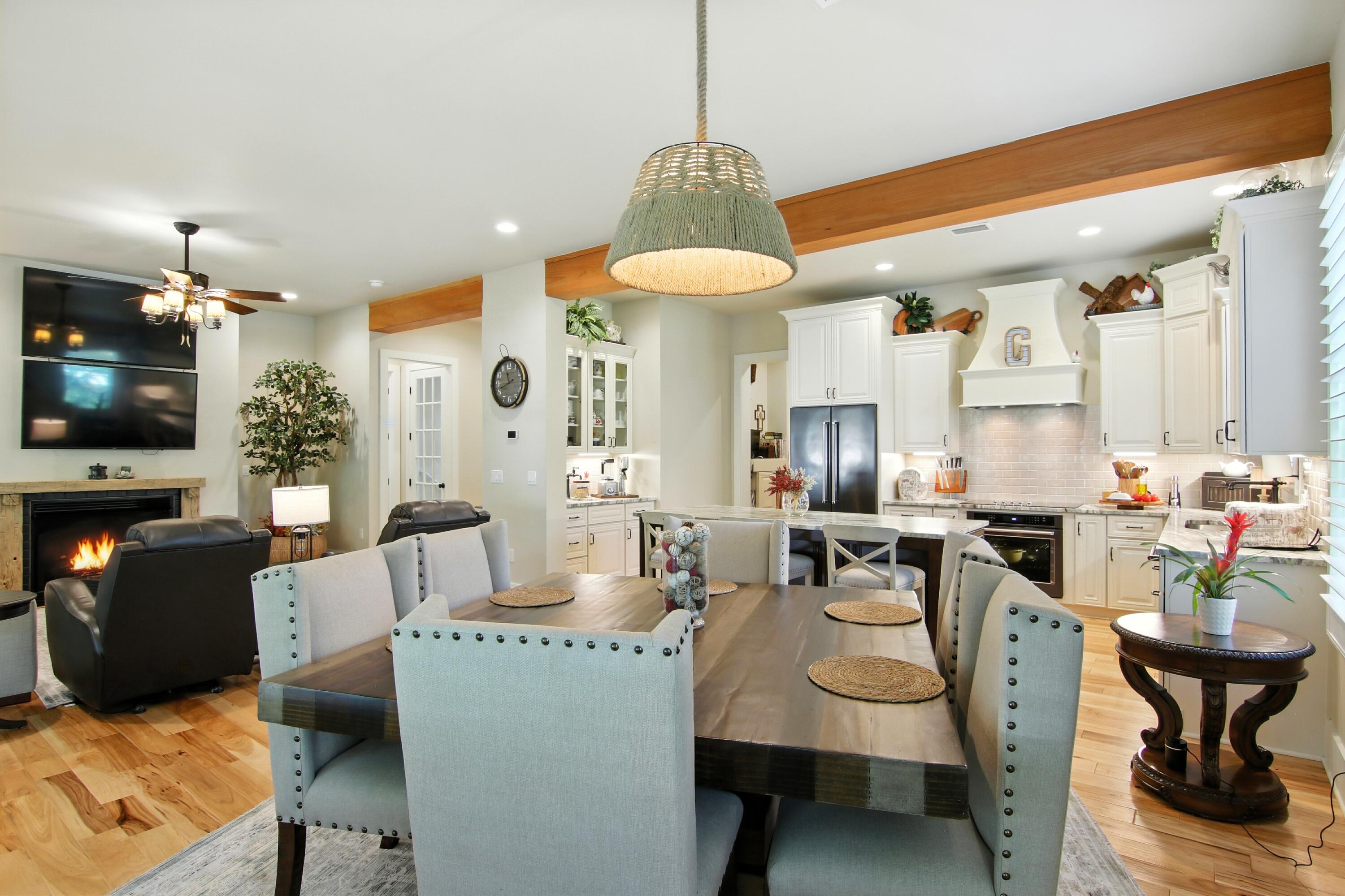 TWIN OAKS 1ST ADDN - Residential