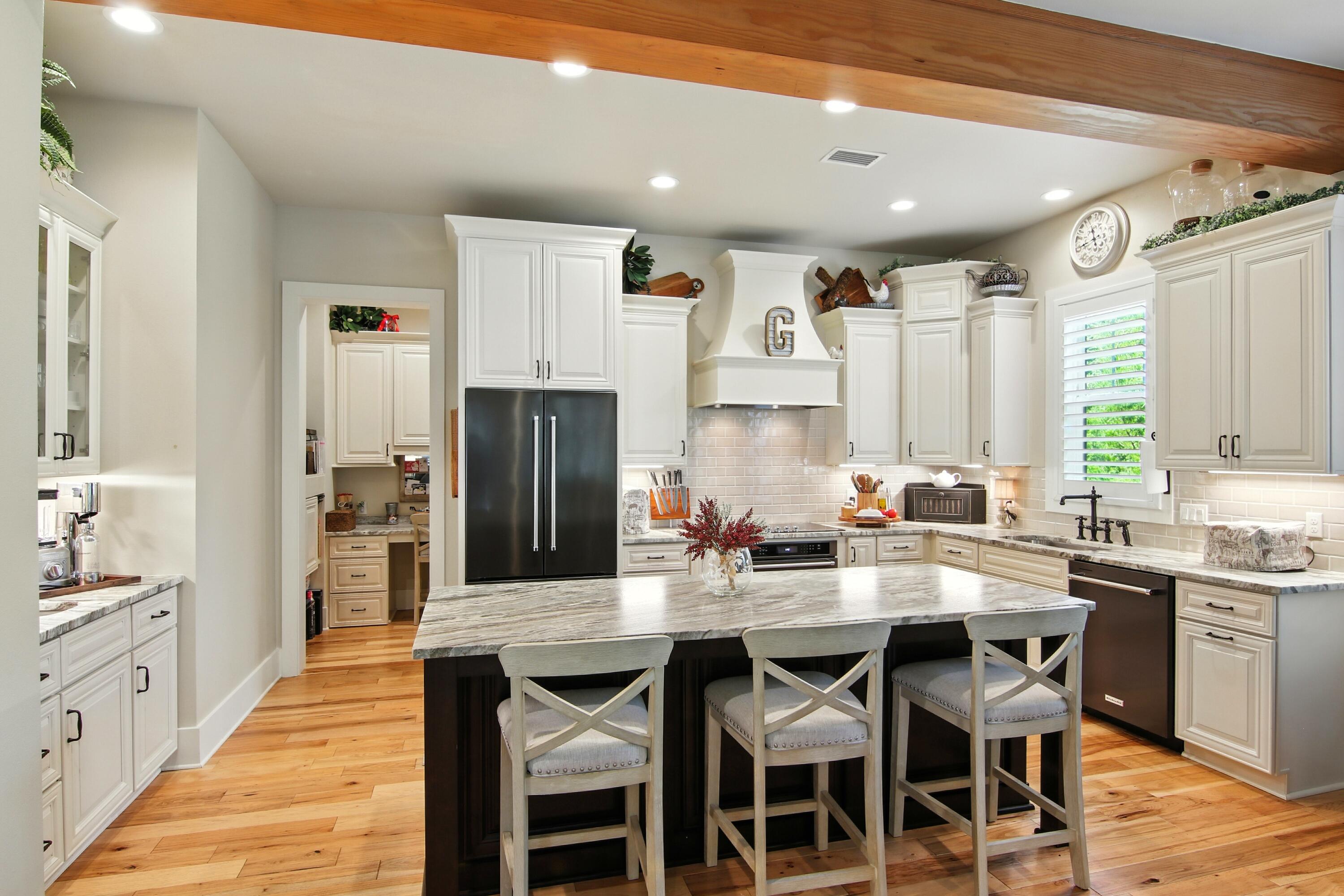 TWIN OAKS 1ST ADDN - Residential