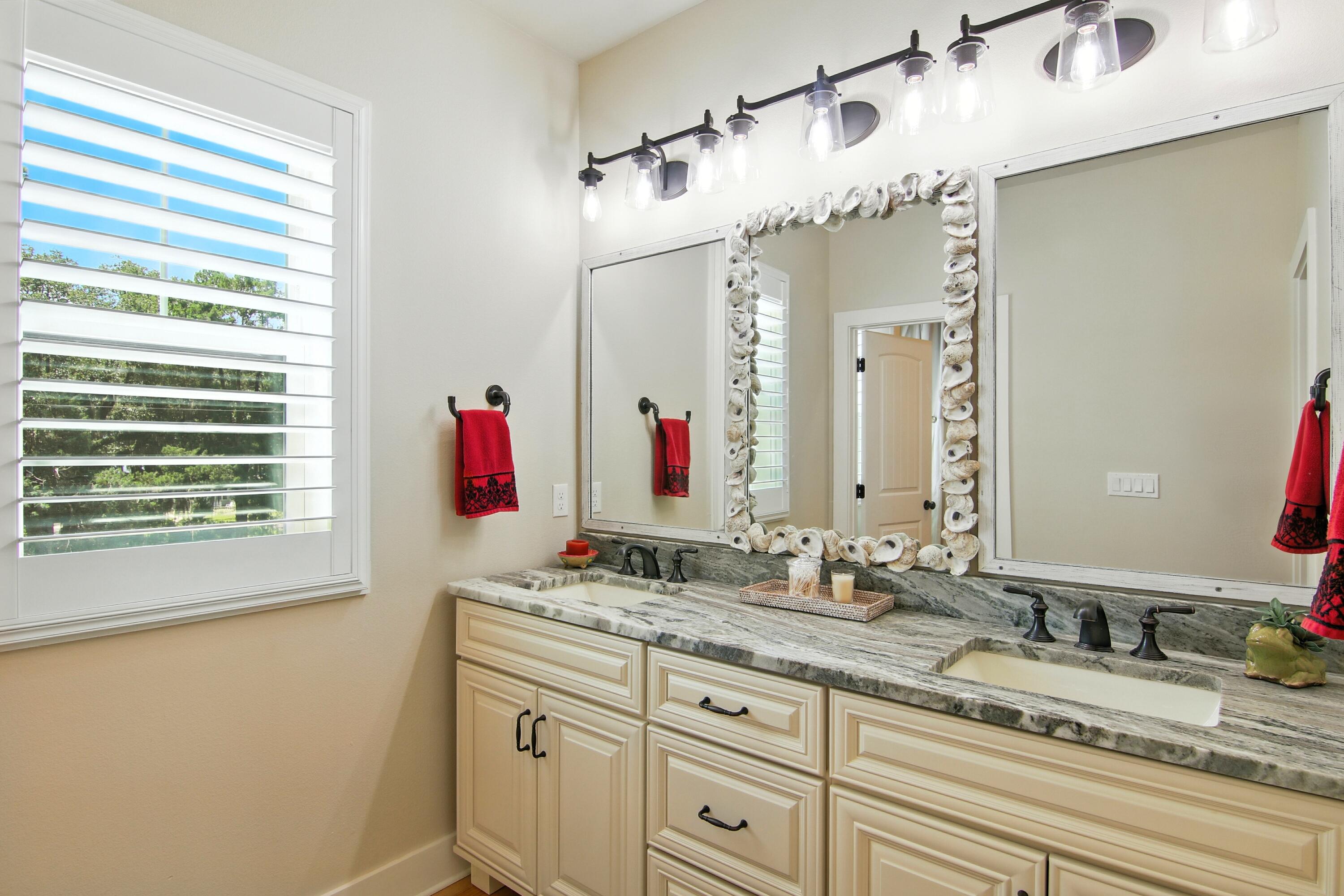 TWIN OAKS 1ST ADDN - Residential