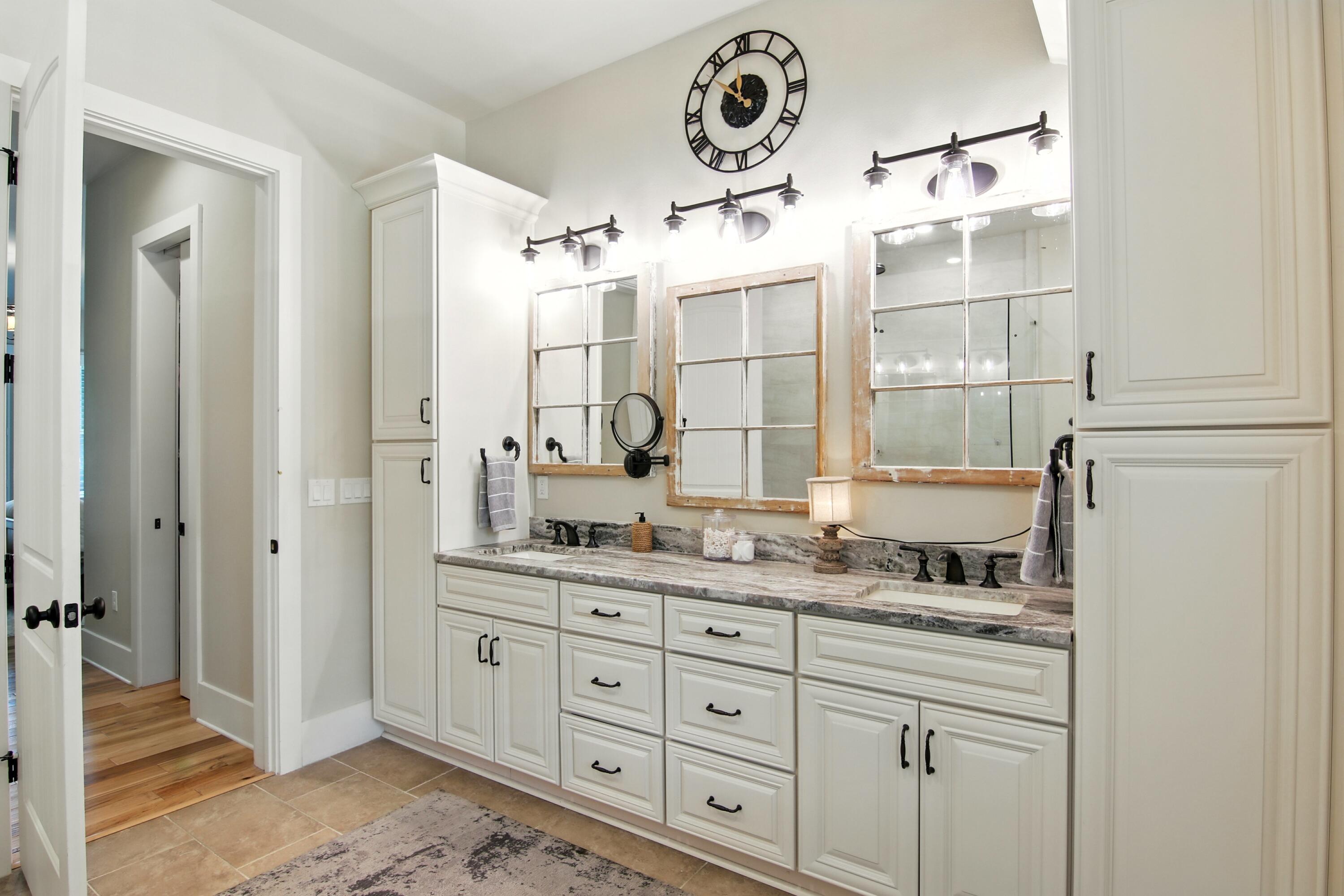 TWIN OAKS 1ST ADDN - Residential