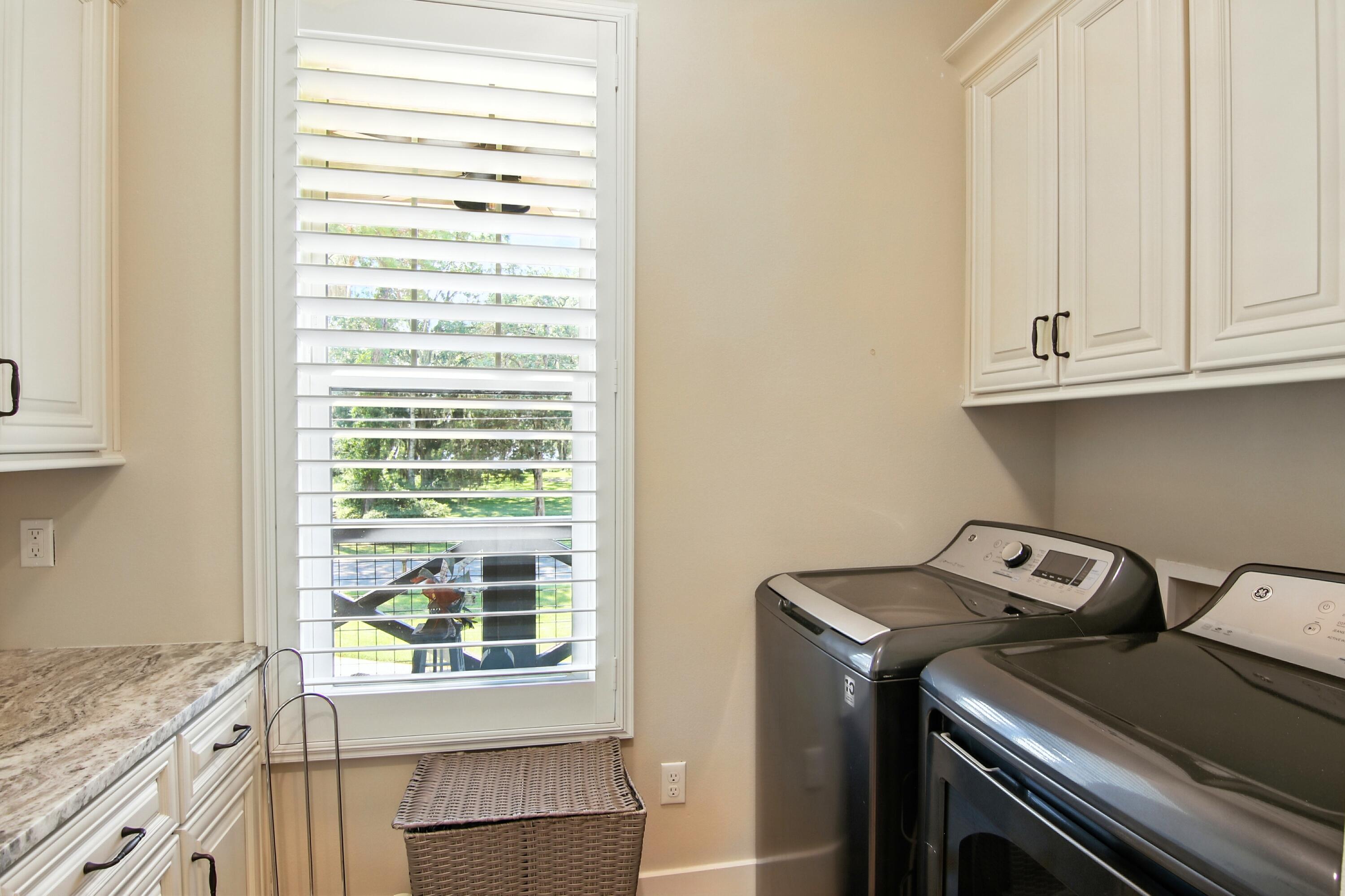 TWIN OAKS 1ST ADDN - Residential