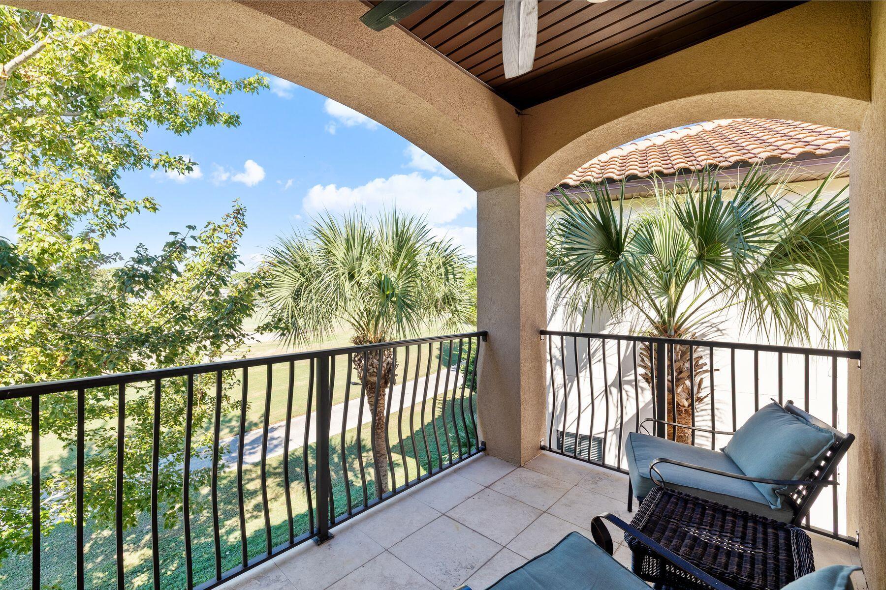 VILLA LAGO - Residential