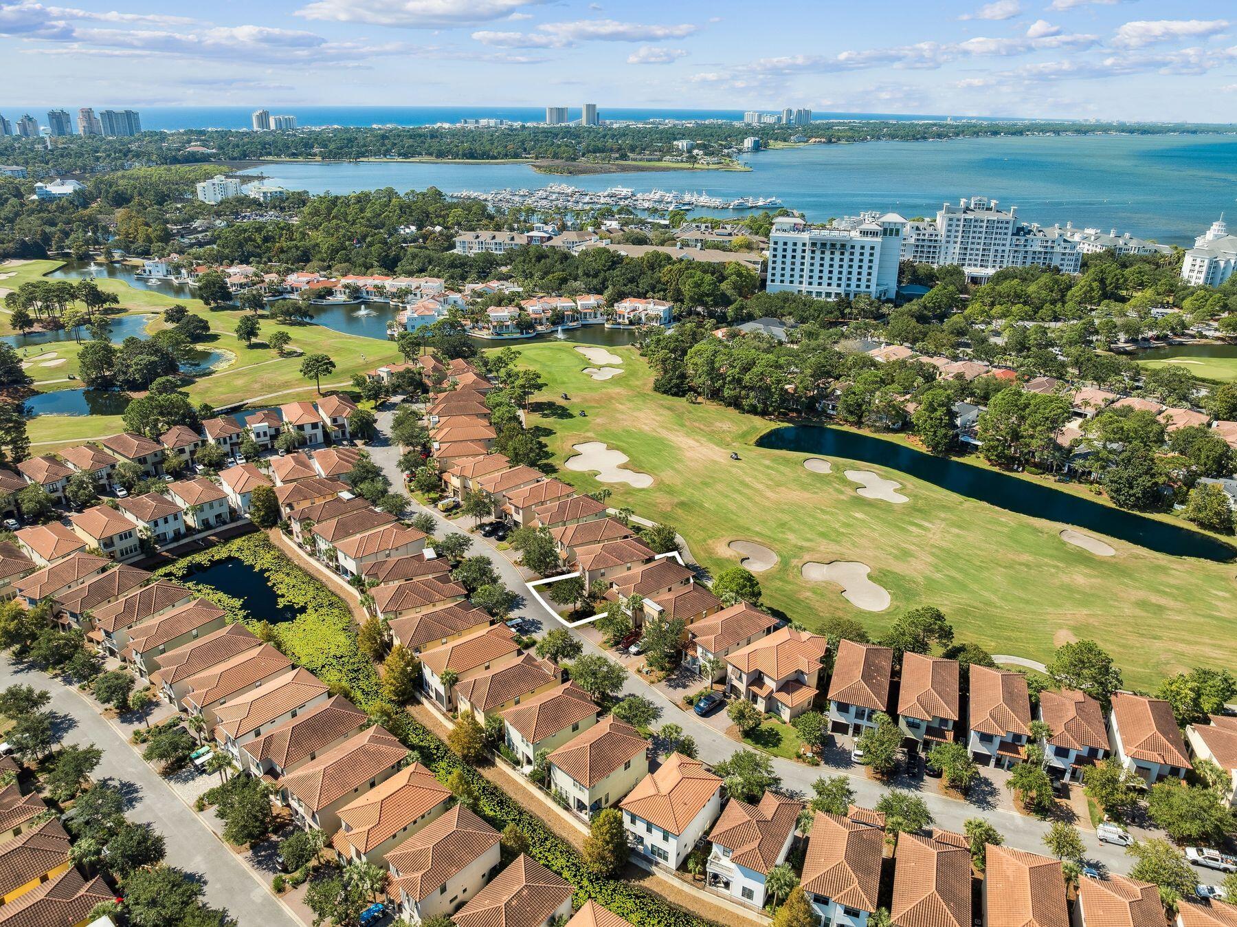 VILLA LAGO - Residential