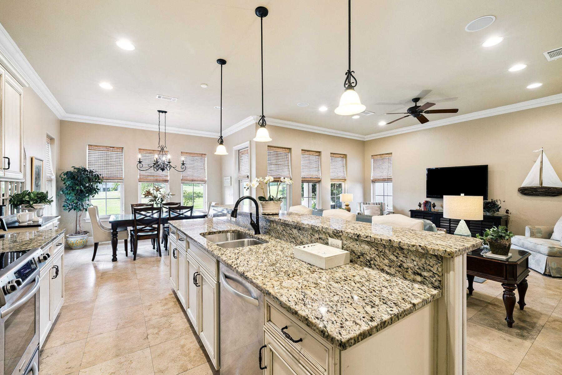 VILLA LAGO - Residential