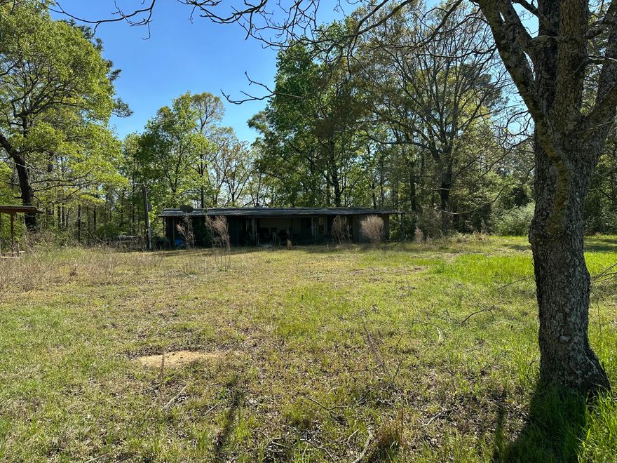 Located on Jack Daniels Road in Monroeville, Alabama, this property is set within an established residential area with a mix of homes and open surroundings. Monroeville continues to see steady activity, making it a consistent choice for those looking to be within Monroe County. The location offers convenient access to everyday needs, schools, and main travel routes while maintaining a setting that reflects the character of the area. This property presents an opportunity to secure a place within a market that continues to move. Buyer to verify all information deemed important to the purchase.
Please schedule with the listing agent prior to entering the property. Home As-is