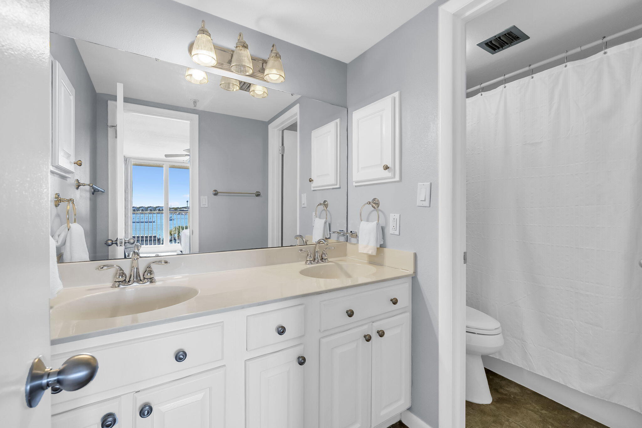 WATERVIEW TOWERS - Residential