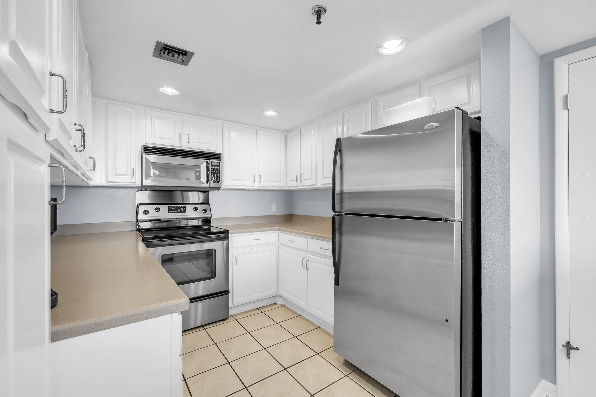 WATERVIEW TOWERS - Residential