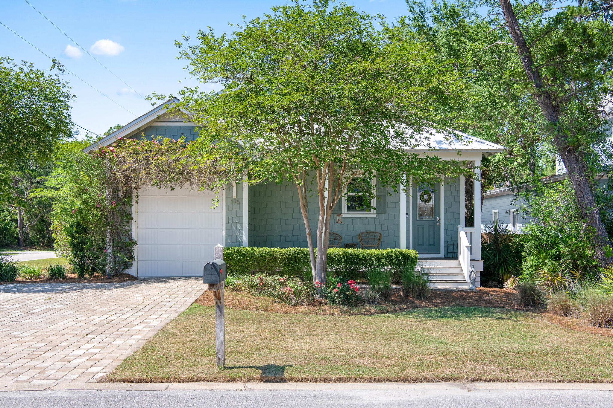 MAGNOLIA BEACH - Residential
