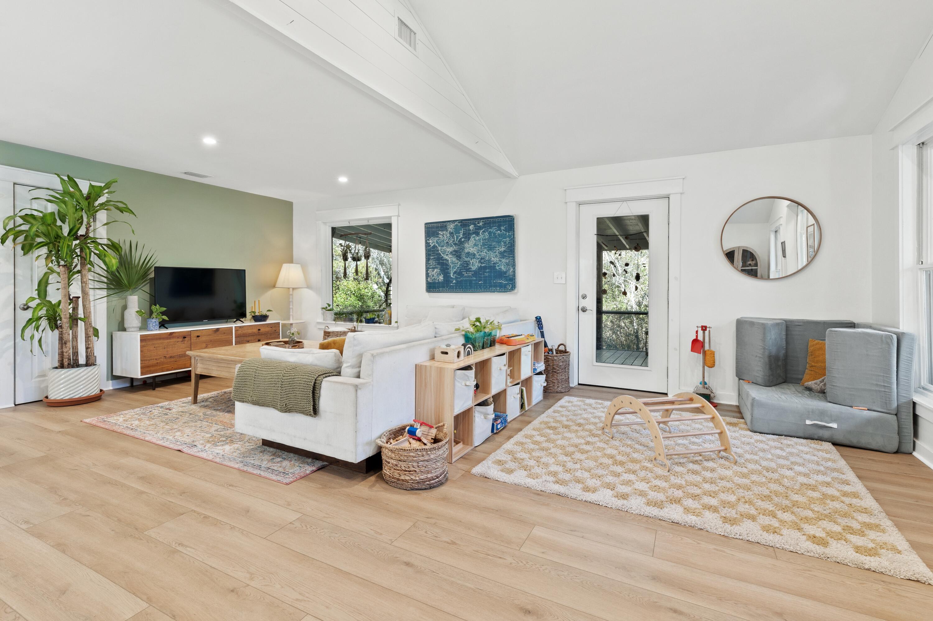 GULF SHORE MANOR - Residential