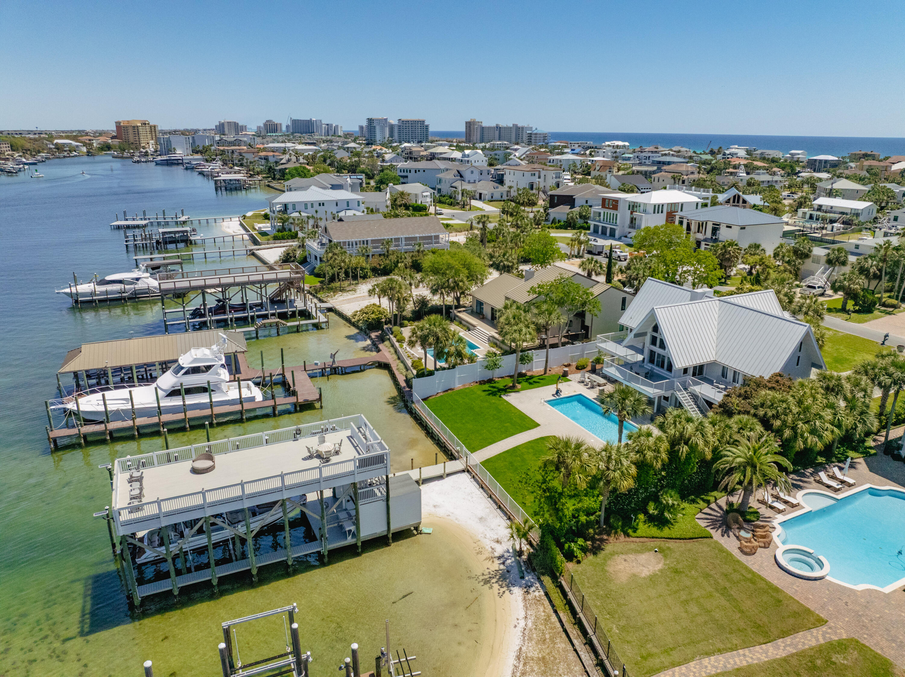 HOLIDAY ISLE - Residential