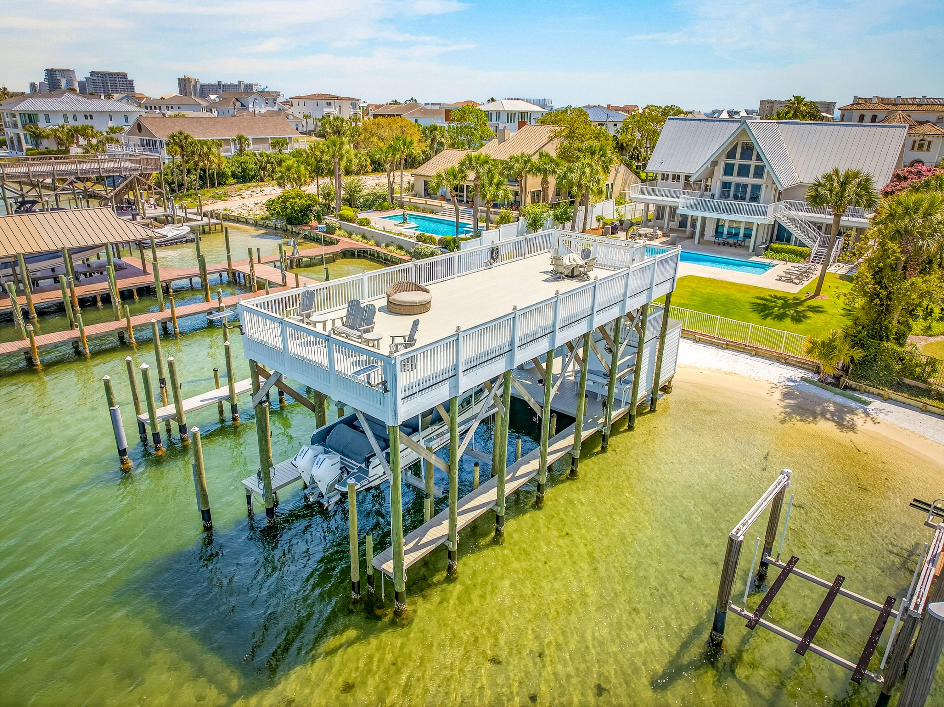 HOLIDAY ISLE - Residential